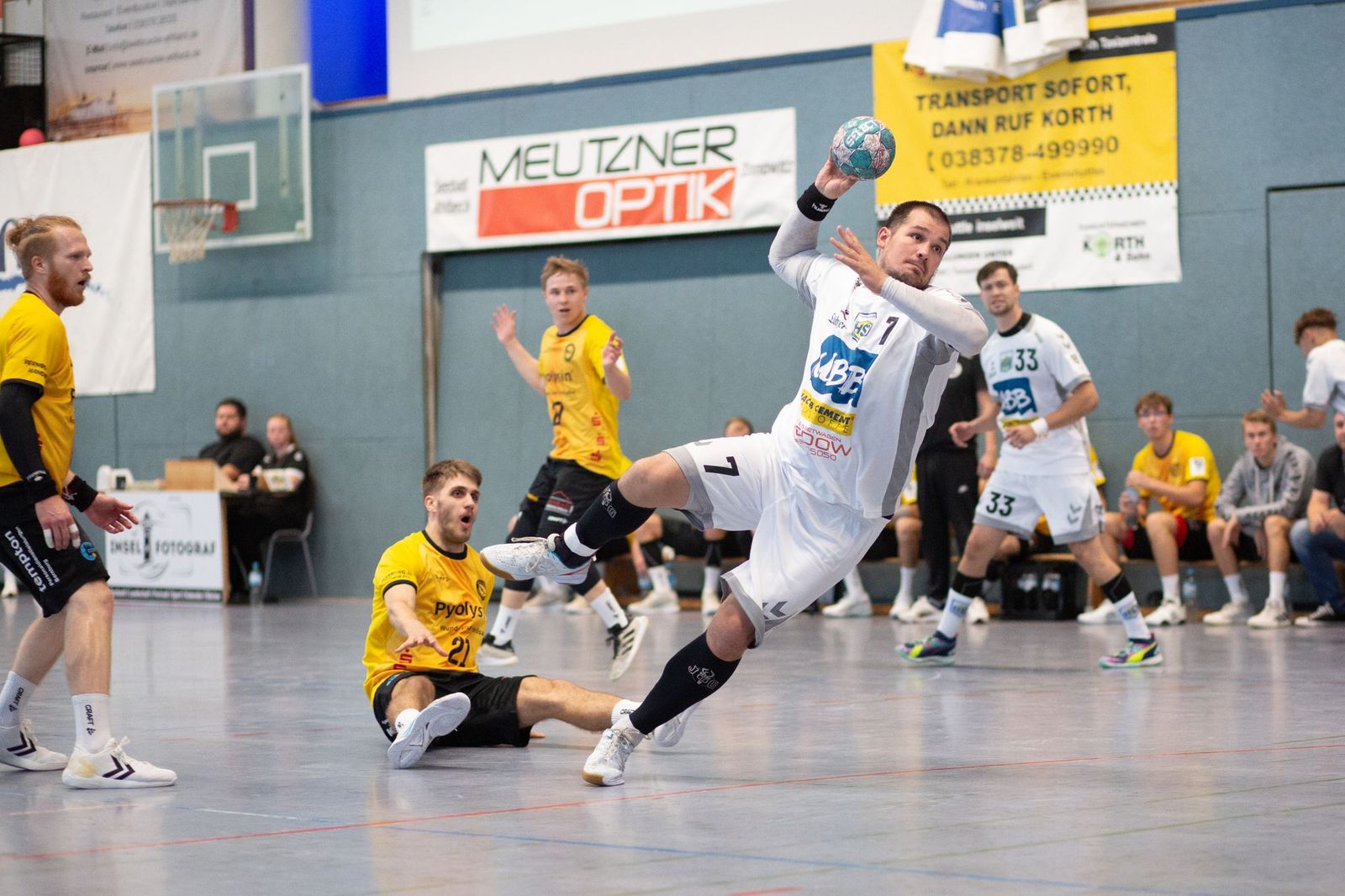 Aufsteiger HSV Insel Usedom holt einen Punkt gegen Bernburg