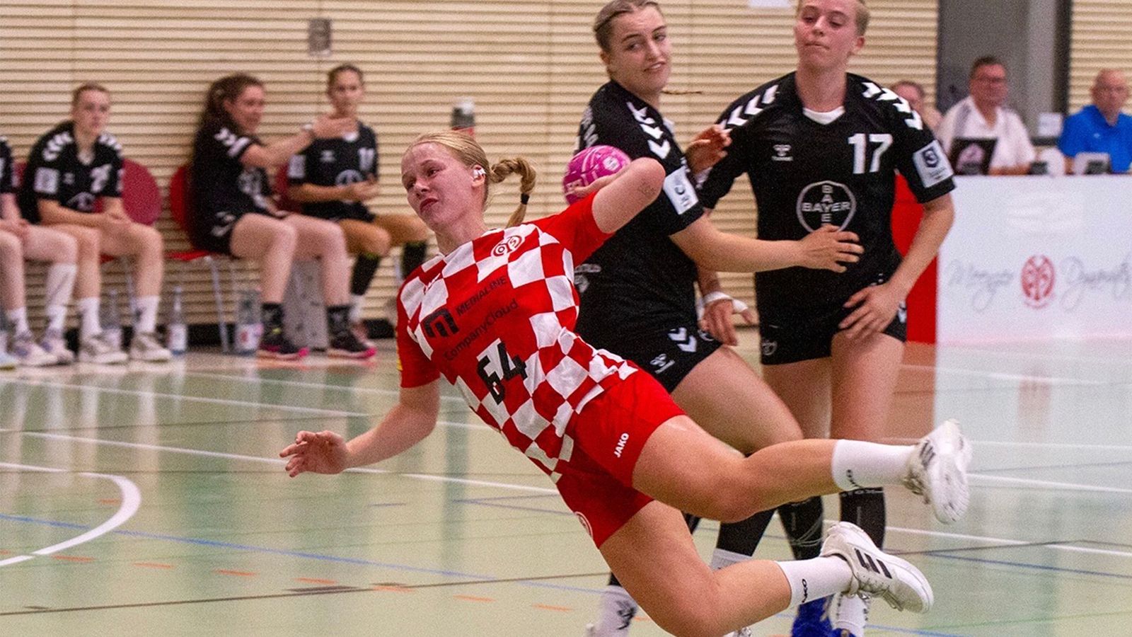 Mainz-Bretzenheim gewinnt Stadtderby, im Süden trumpfen die Aufsteigerinnen auf