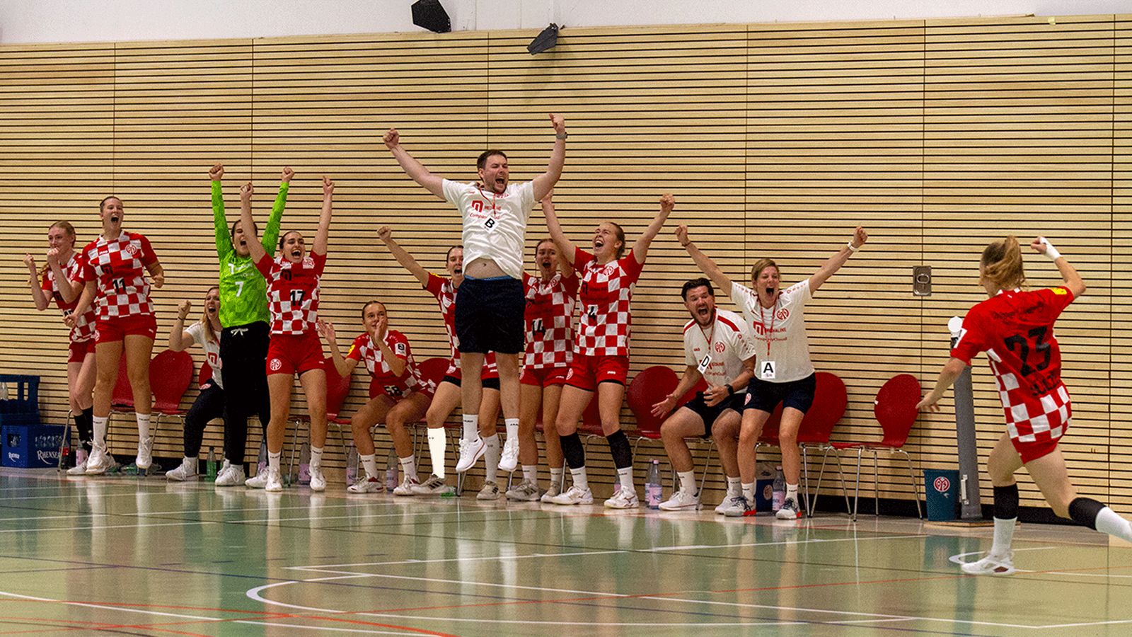 Bergischer HC dominiert im Spitzenspiel, Rostock gewinnt Torfestival