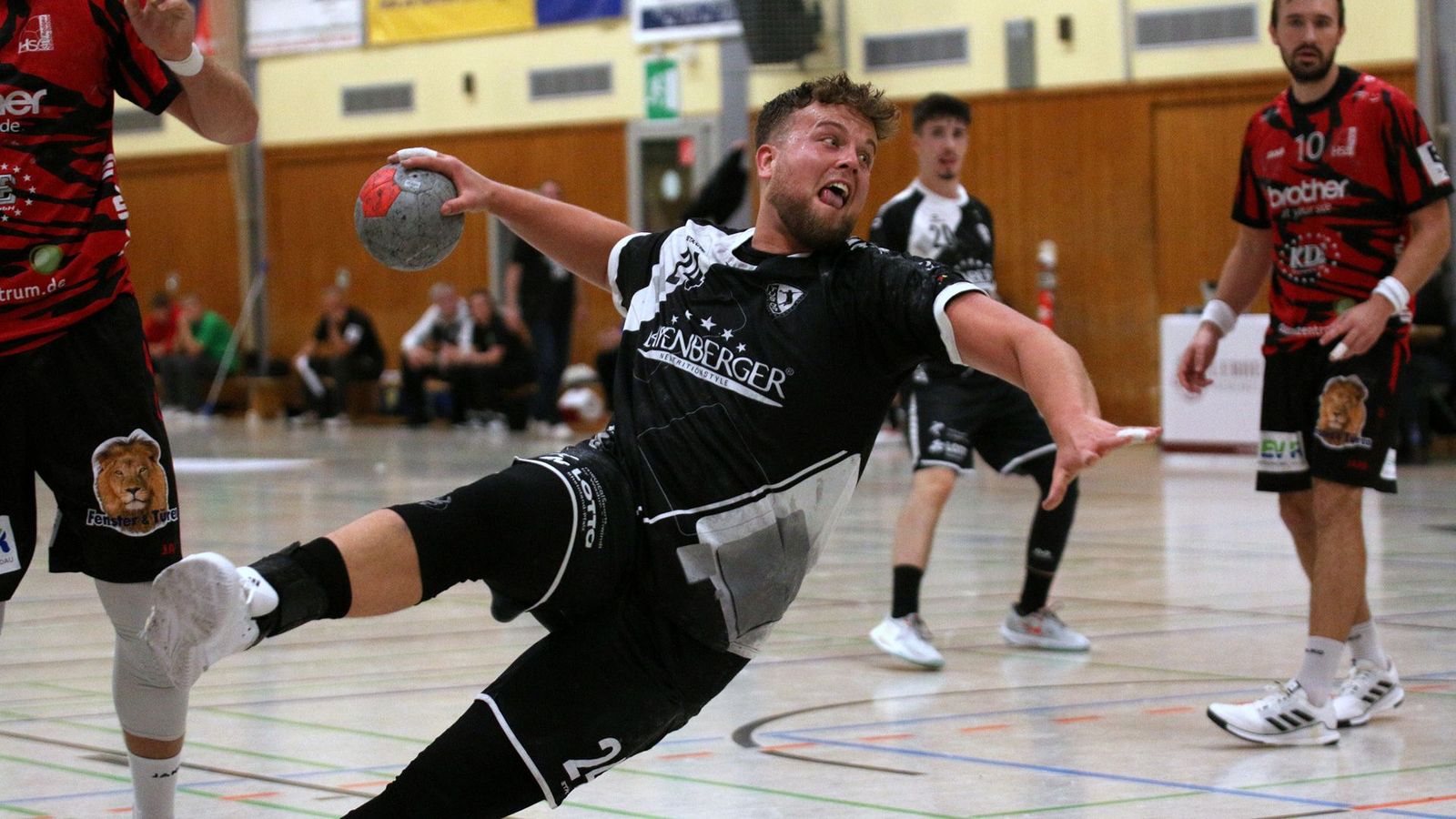 TuS Ferndorf stößt die HSG Krefeld Niederrhein von der Spitze