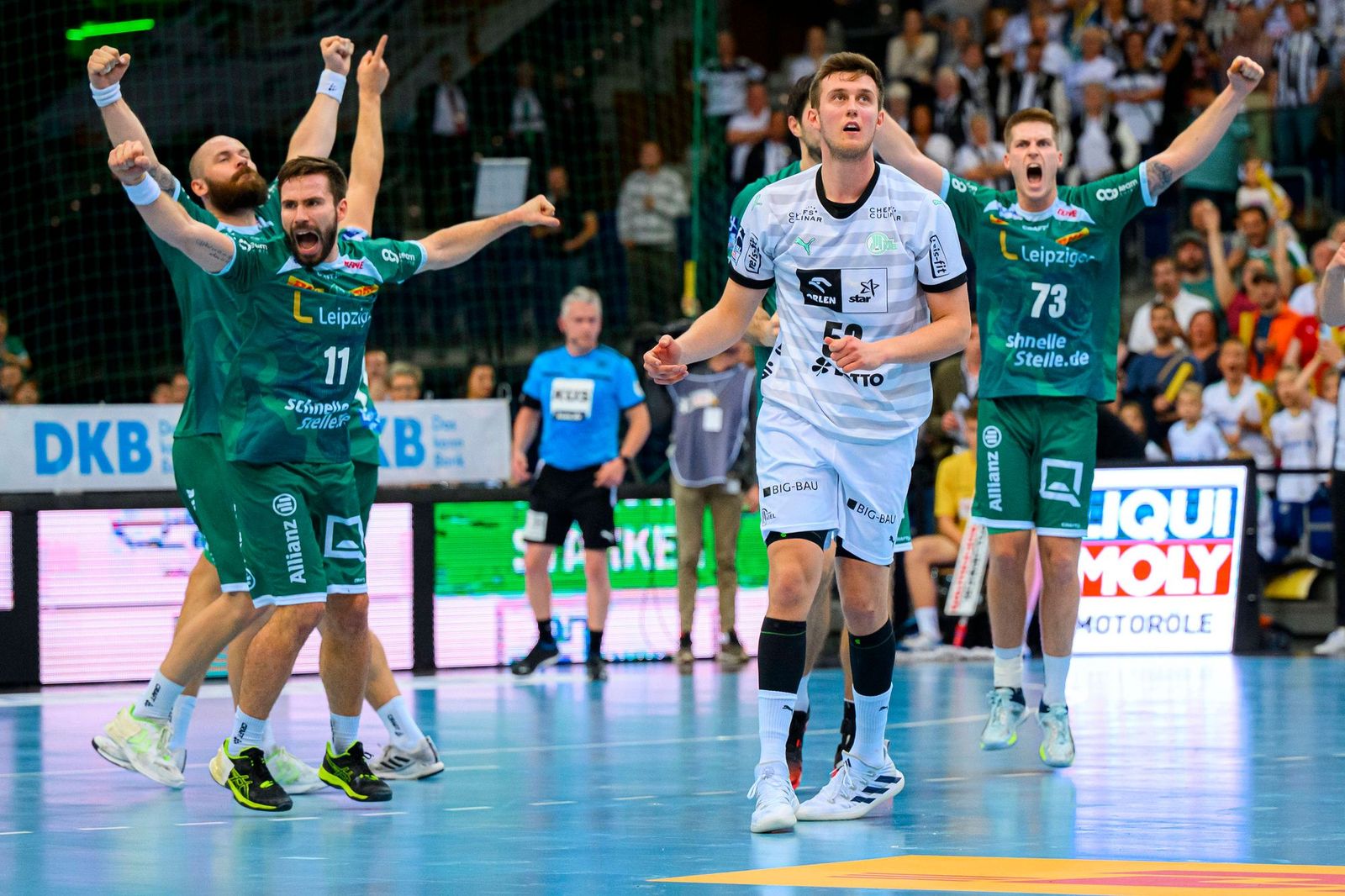 Kiel verliert, Magdeburg marschiert