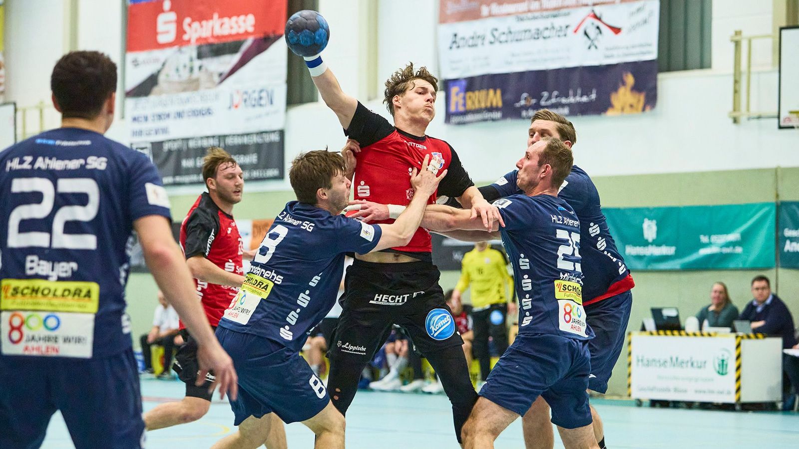 Mühsamer elfter Streich für Spitzenreiter Eintracht Hildesheim