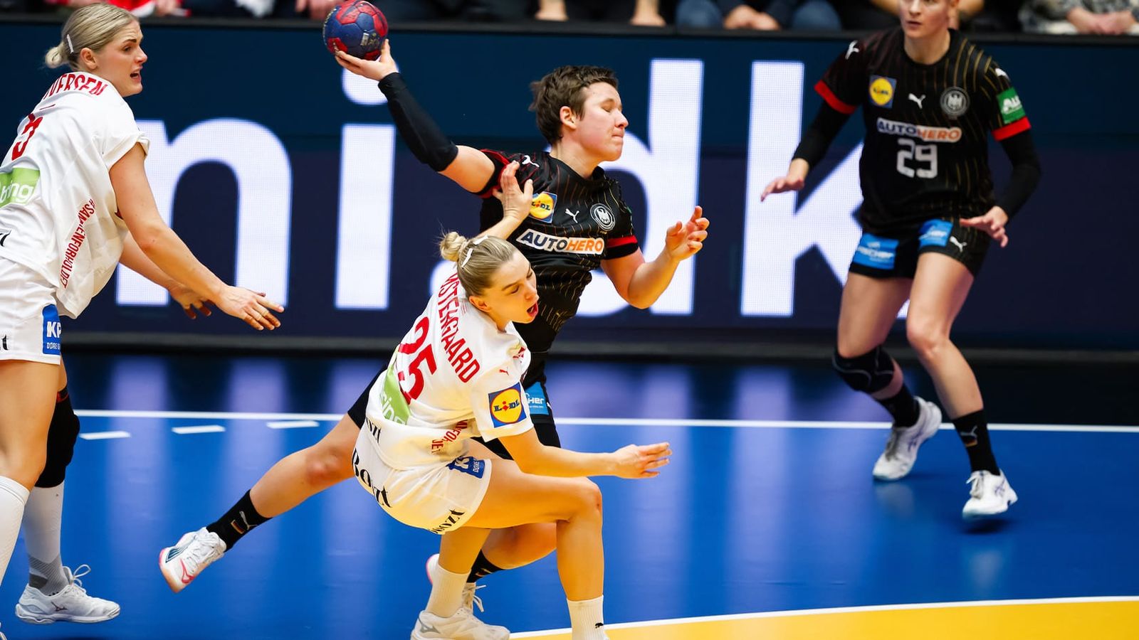 Niederlage gegen Dänemark: DHB-Frauen verpassen Gruppensieg