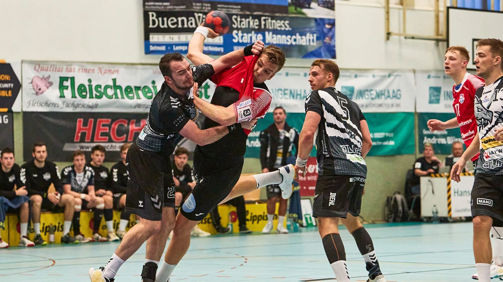 Spitzenquartett bleibt in der Erfolgsspur