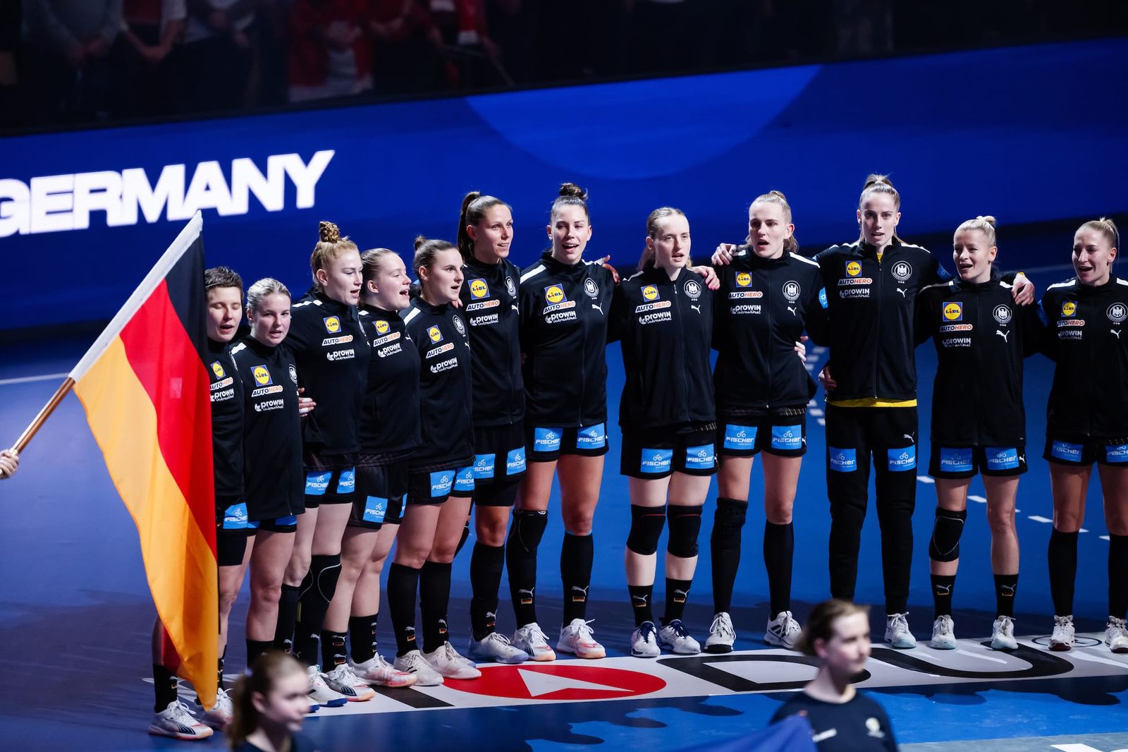 Döll beste Werferin, Smits mit den meisten Assists