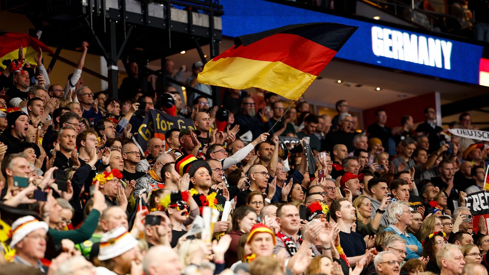 Knapp acht Millionen sehen den Klassiker gegen Frankreich