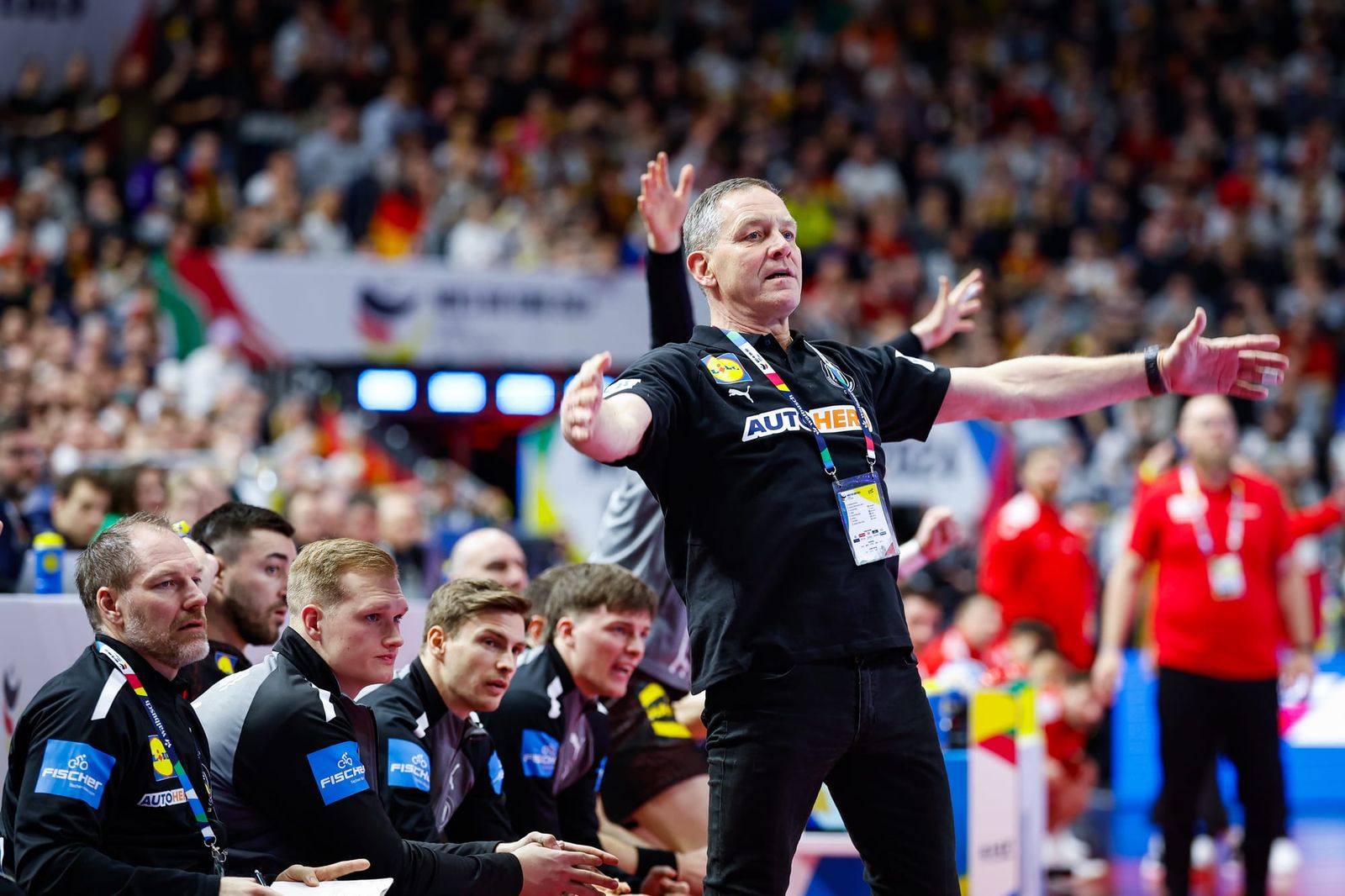 Dank irrer Aufholjagd: Handballer retten Remis gegen Österreich