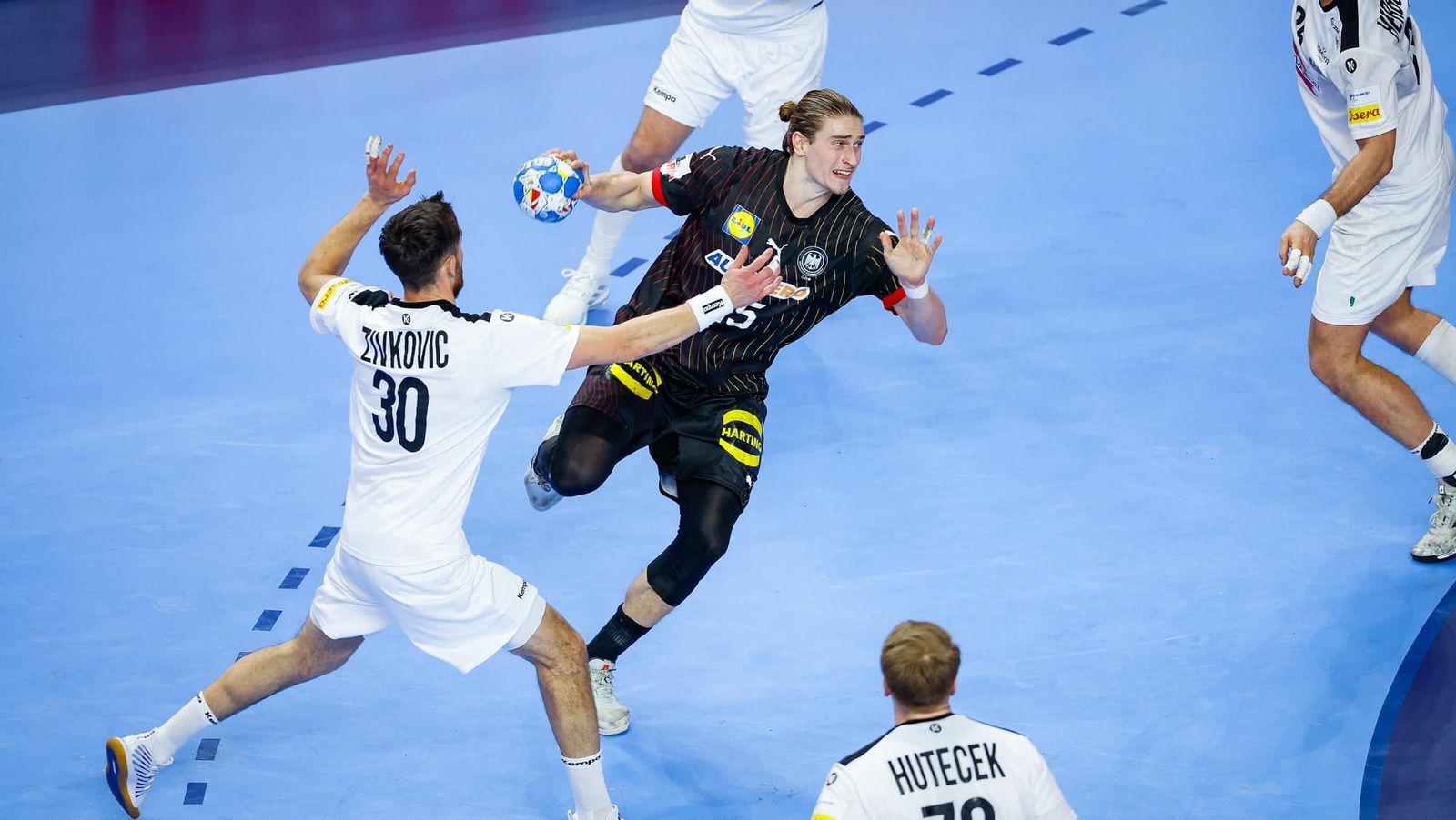 Drama-Garantie: DHB-Team bangt ums Halbfinale - Knorr wie Mertesacker