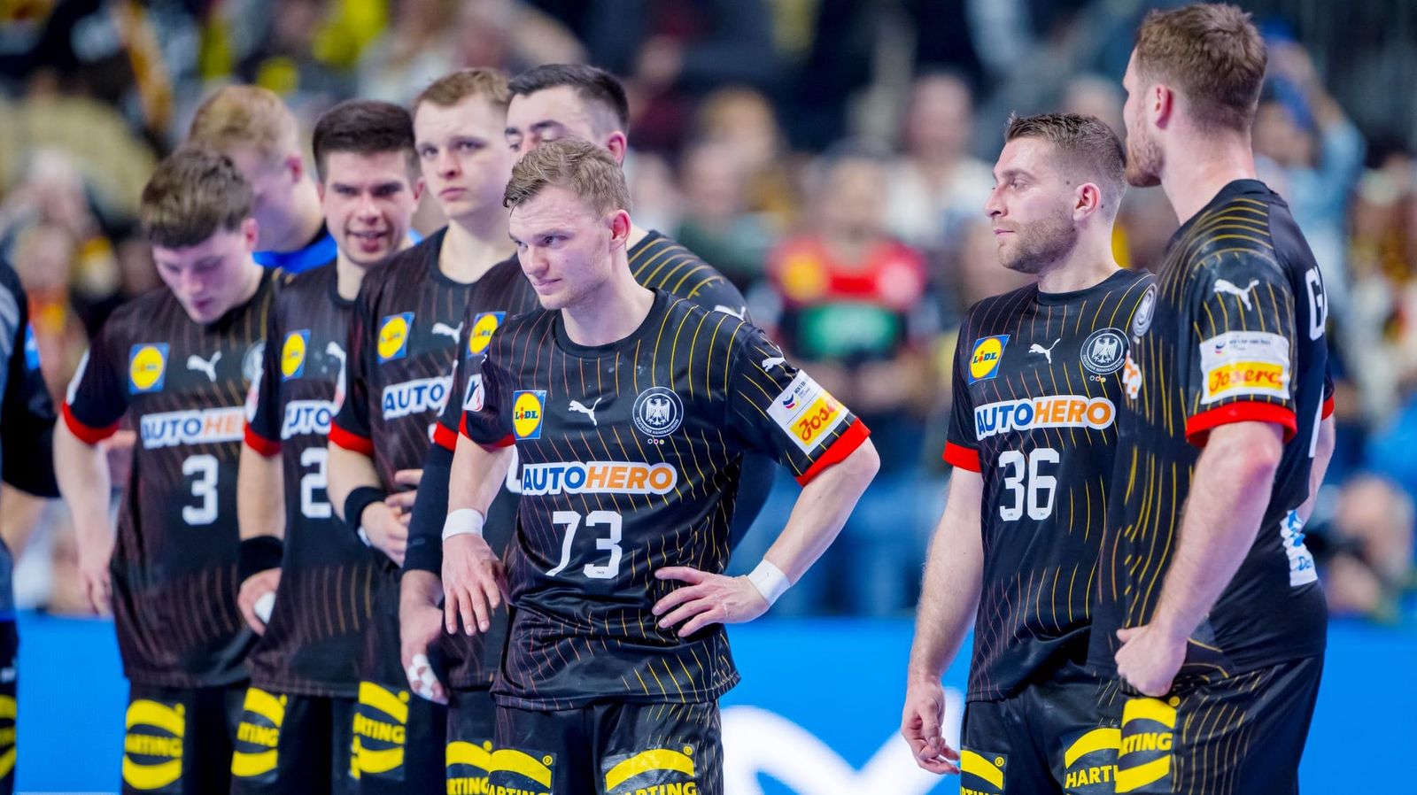 Stimmungsdämpfer vor dem Halbfinale: Knorr entschuldigt sich am Hallen-Mikro