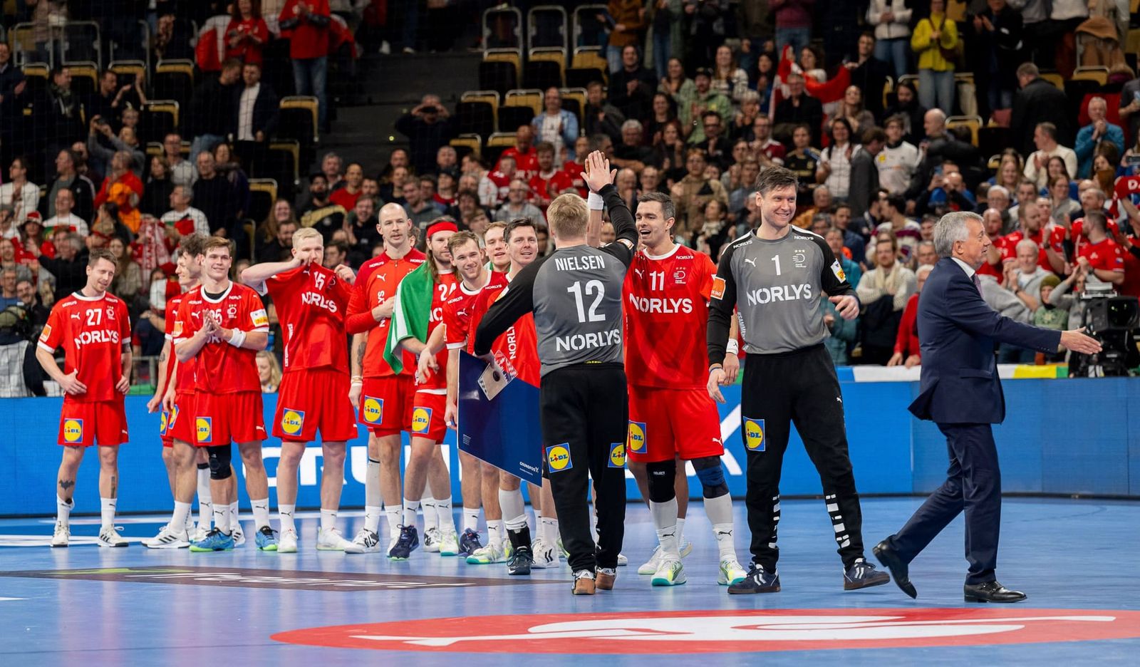 Favoritensiege: Auch Schwergewichte erfolgreich in EM gestartet