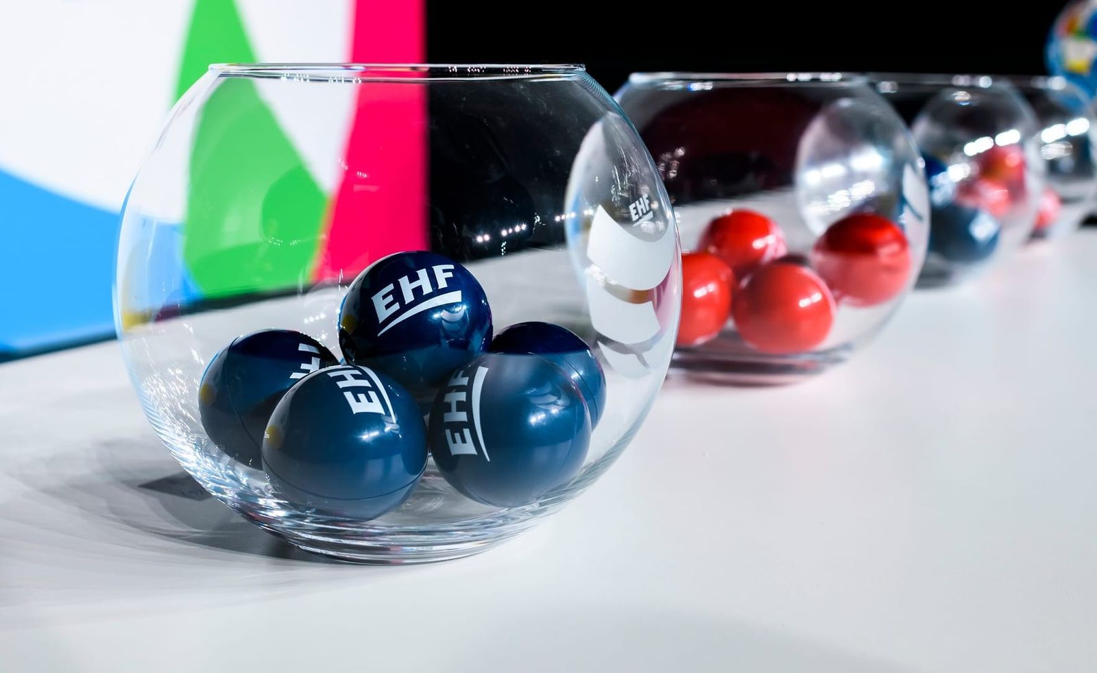 Auf die U18 und U20 warten bei EM-Turnieren namhafte Handballnationen