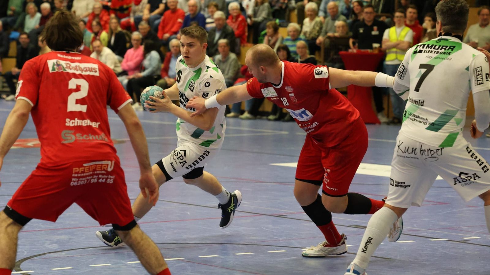 Leutershausen-Sieg macht Titelrennen noch spannender