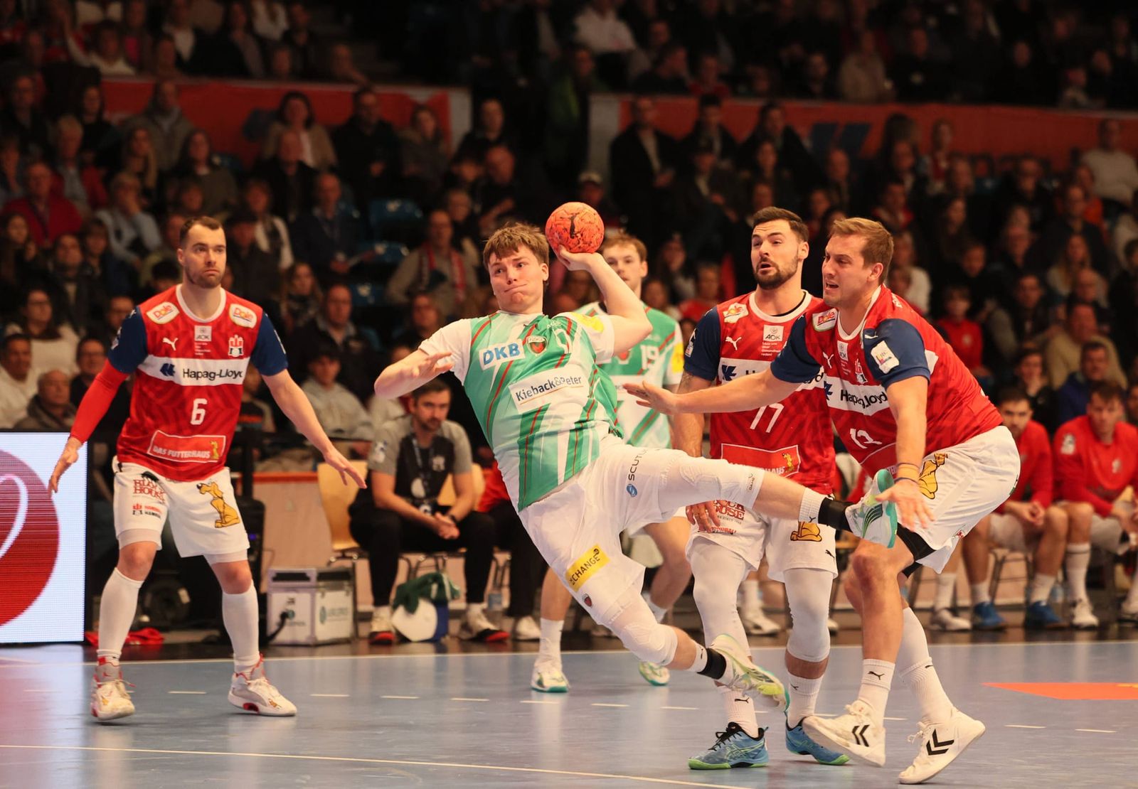 Magdeburg deklassiert Melsungen - Füchse ziehen nach