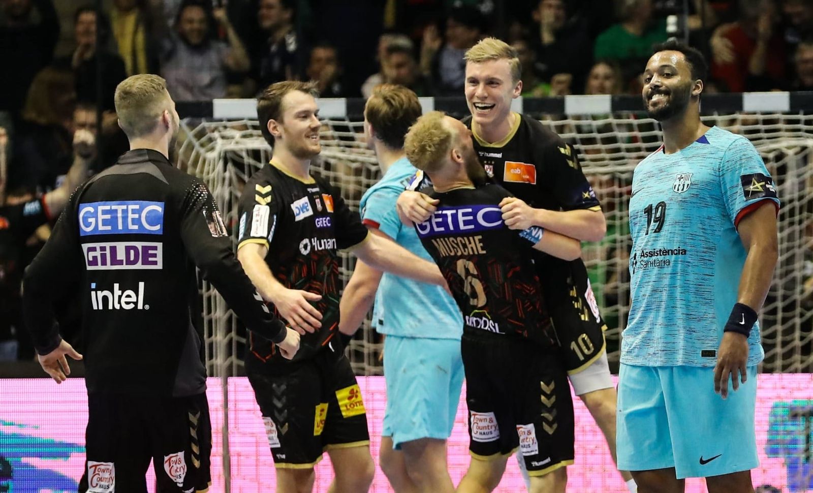 Kristjanssons Buzzerbeater: SCM entzaubert Barca in Champions League