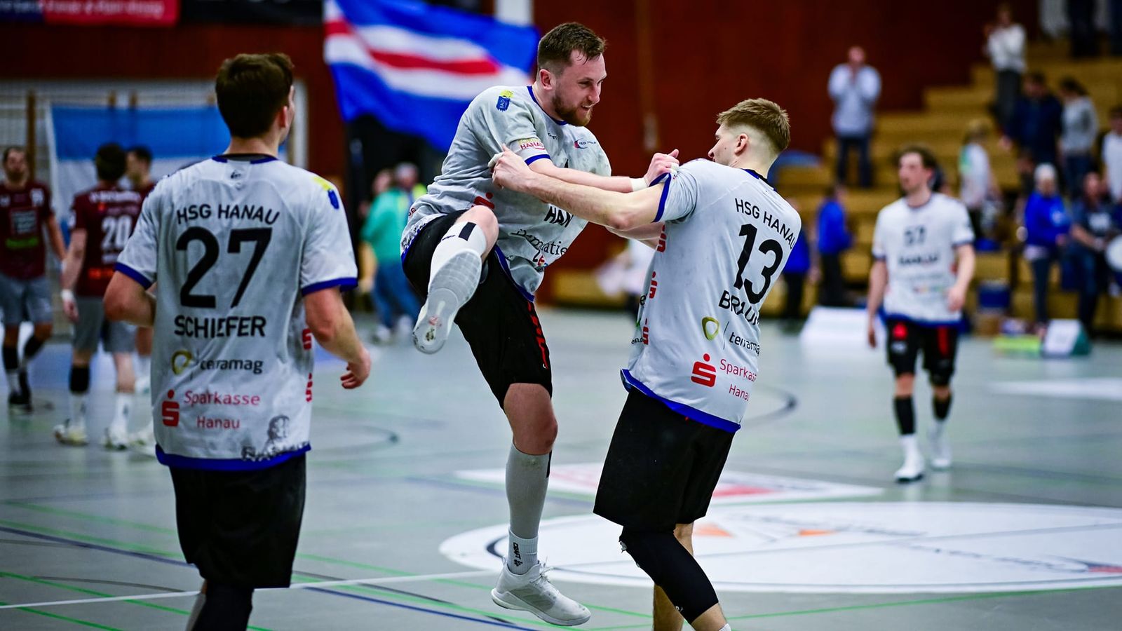 Derby, Wiedersehen und hohe Auswärtshürde