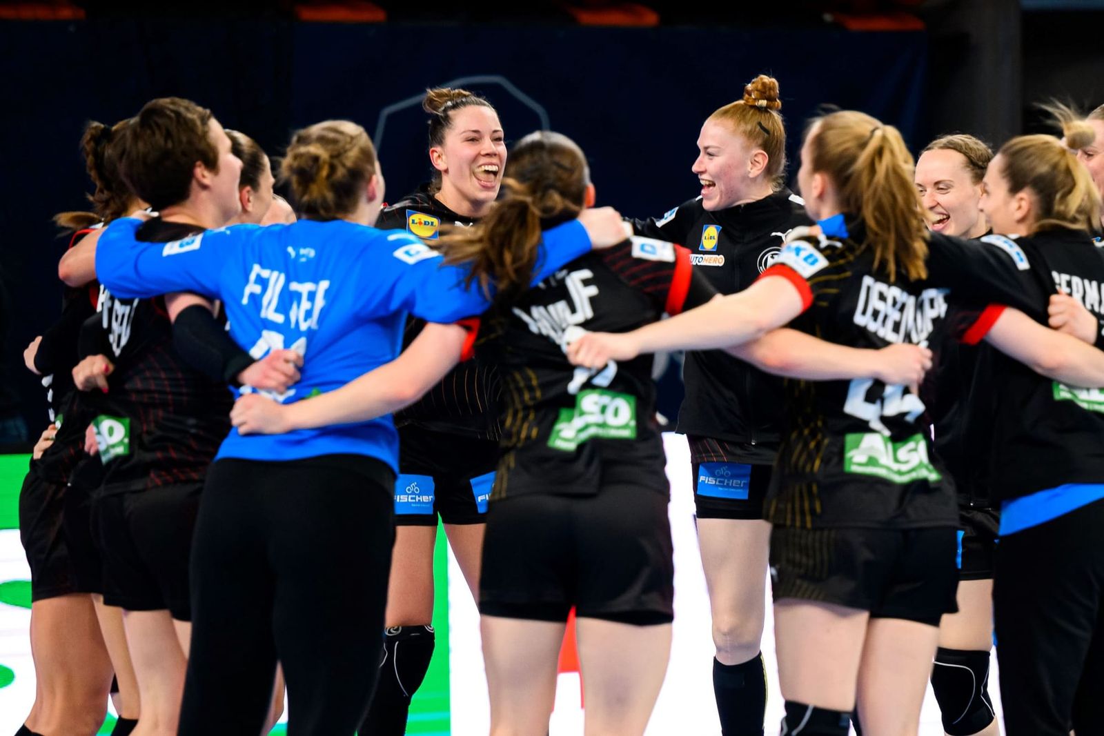 Die Nerven halten: DHB-Frauen "extra stolz" und voller Zuversicht