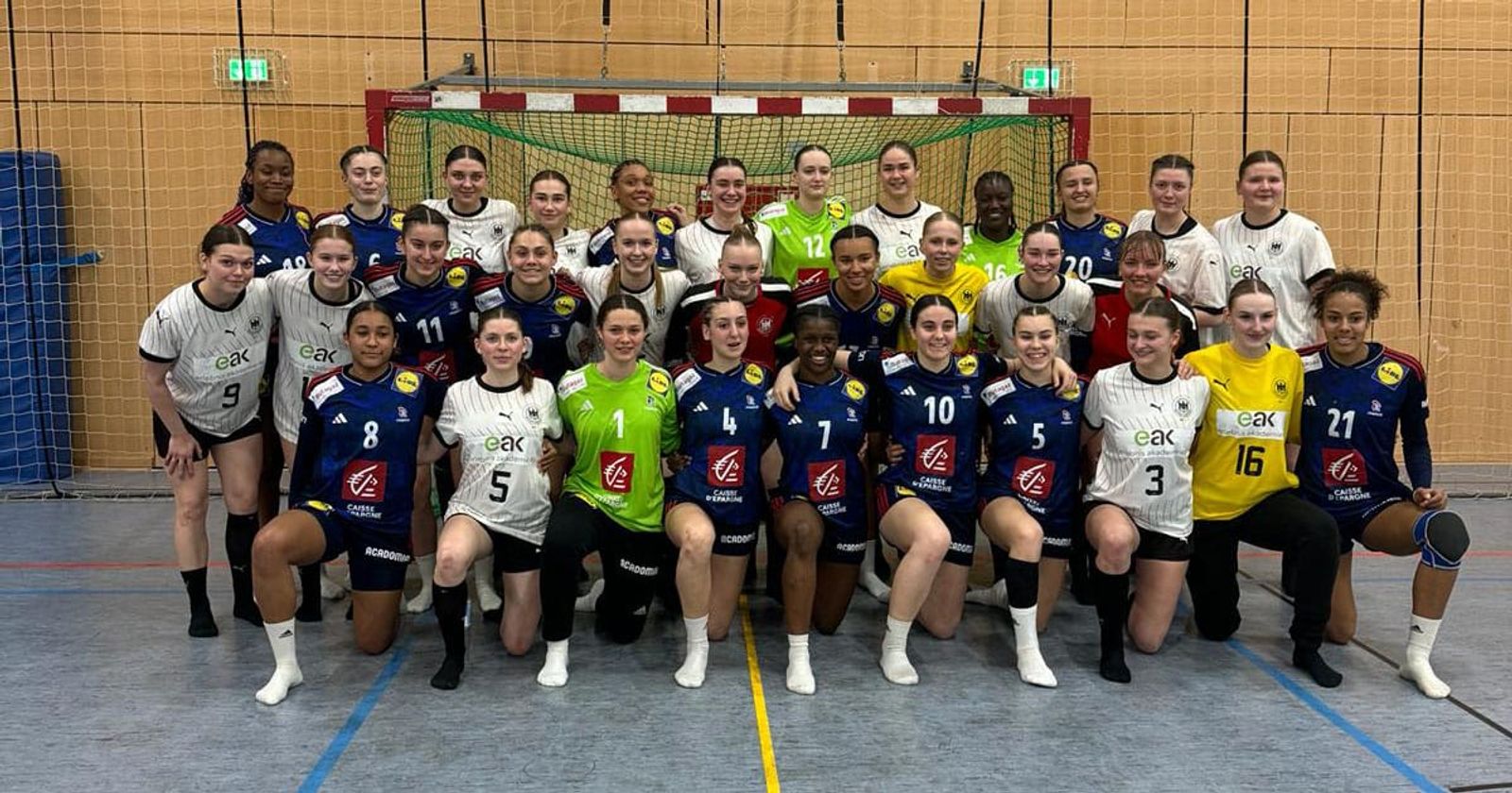 DFJW: Spielerinnen knüpfen neue Freundschaften