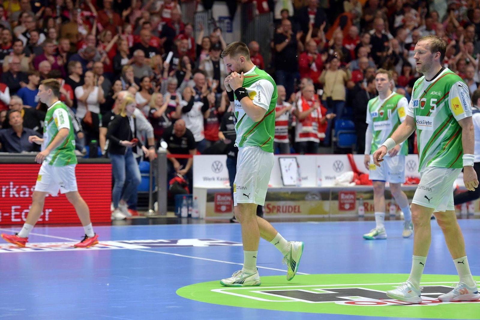 Ende der Titelhoffnung? Füchse verlieren in Melsungen