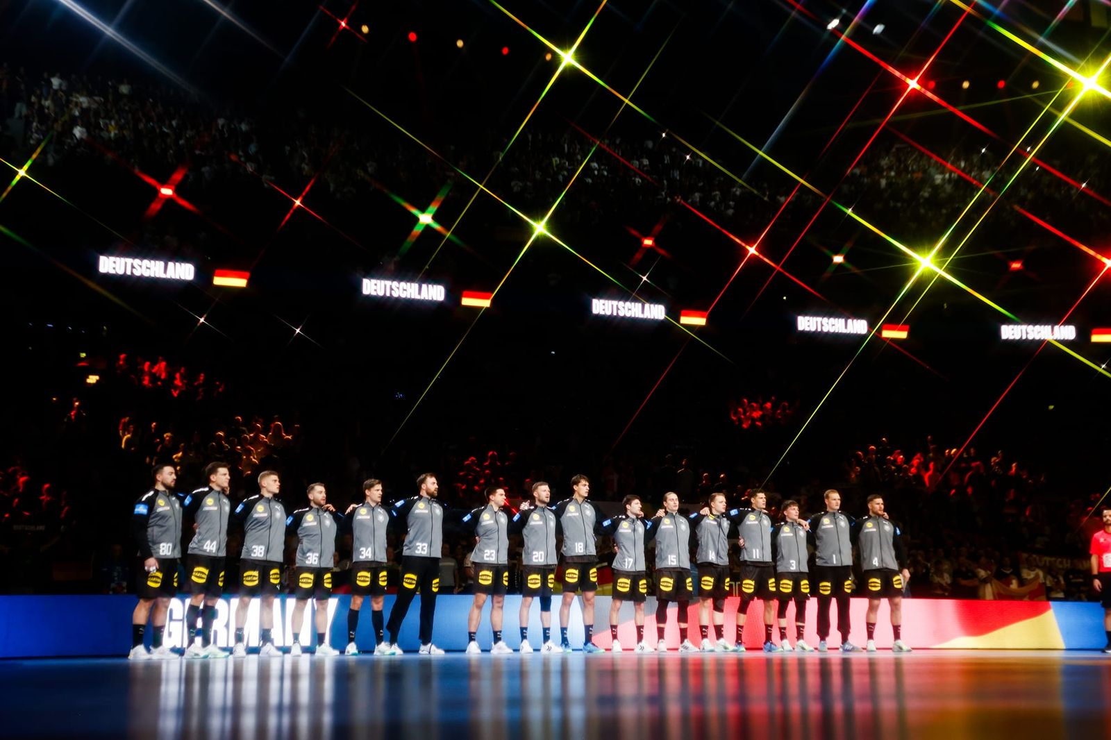 Auftakt gegen Olympiasieger Frankreich