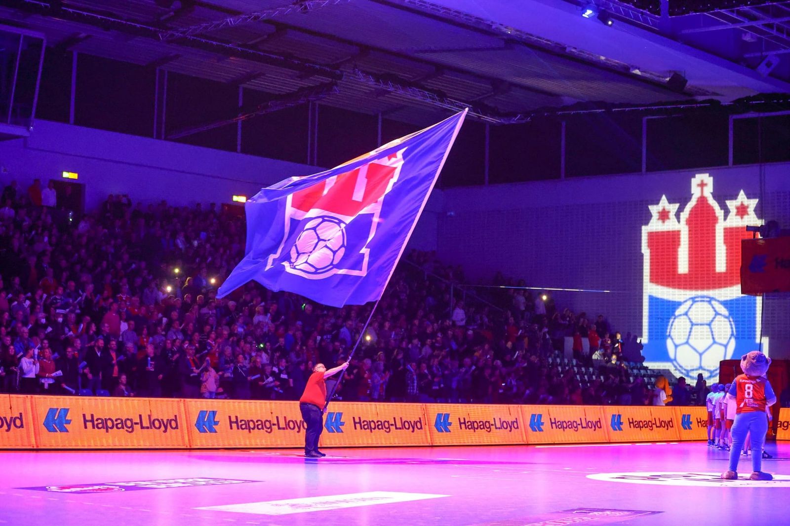 Hamburg stemmt sich gegen Bundesliga-K.o.: Lizenz-"Thriller" mit Folgen