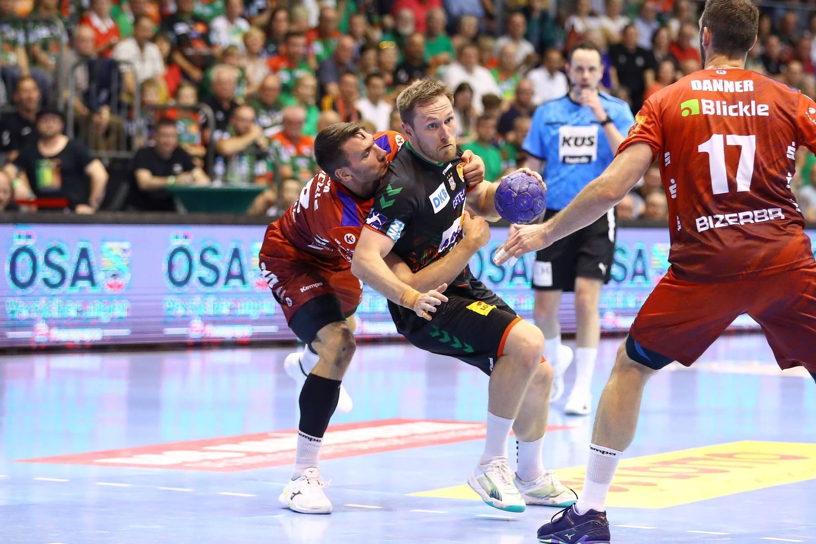 Kantersieg gegen Balingen: Magdeburg vor Meisterschaft