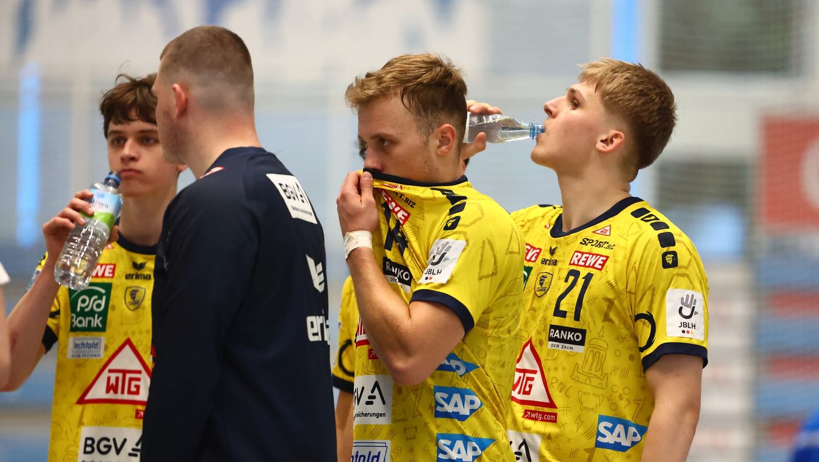 Erlangen und Burgdorf gewinnen Halbfinal-Hinspiele