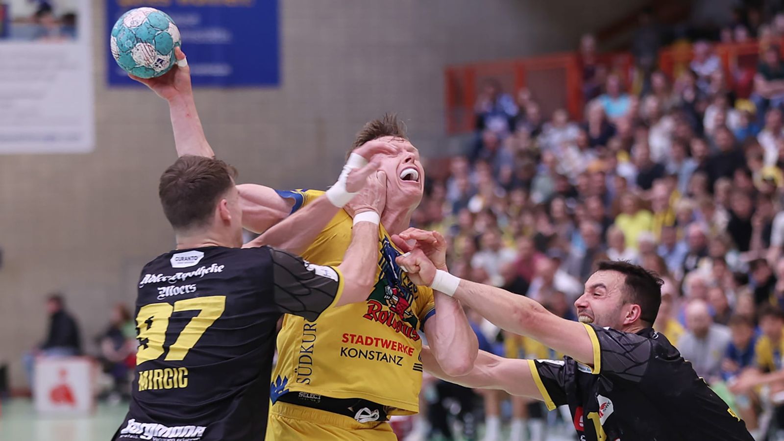 Drei leichte Vorteile – und Krefeld und Konstanz starten bei Null