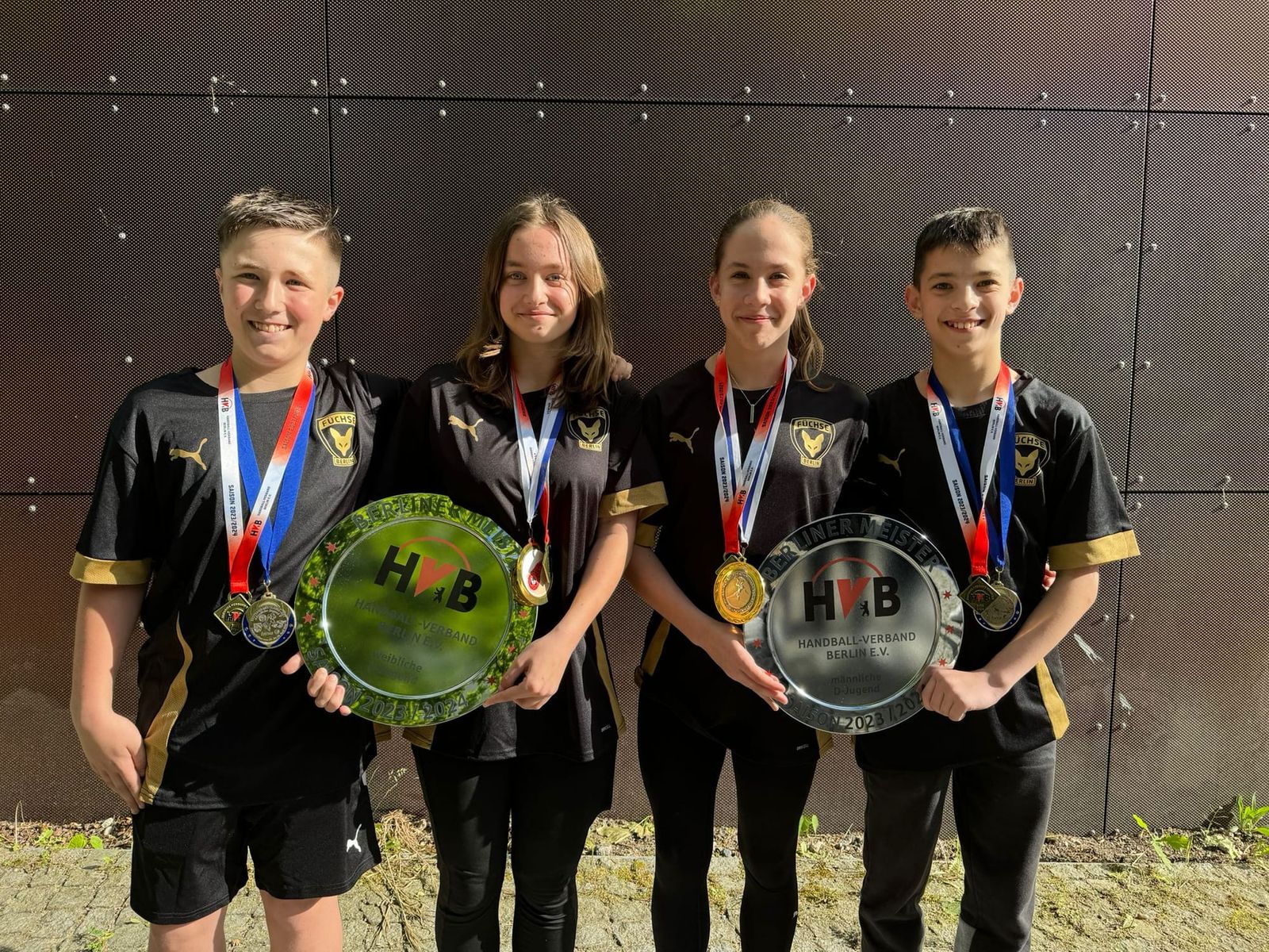 Erfolgreiche doppelte Zwillinge bei den Handball-Füchsen