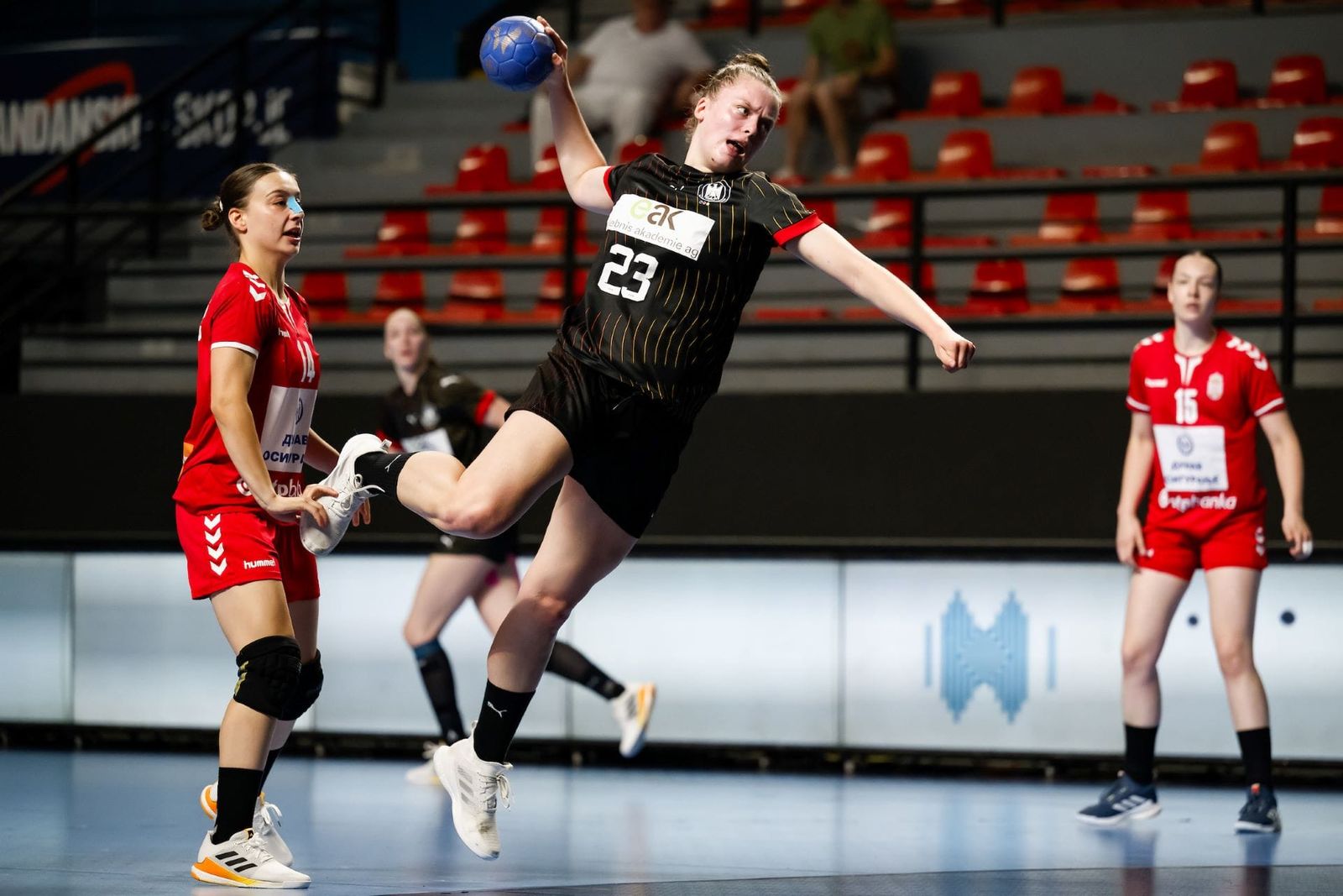 Magazin: Digitales Special für den Nachwuchssommer