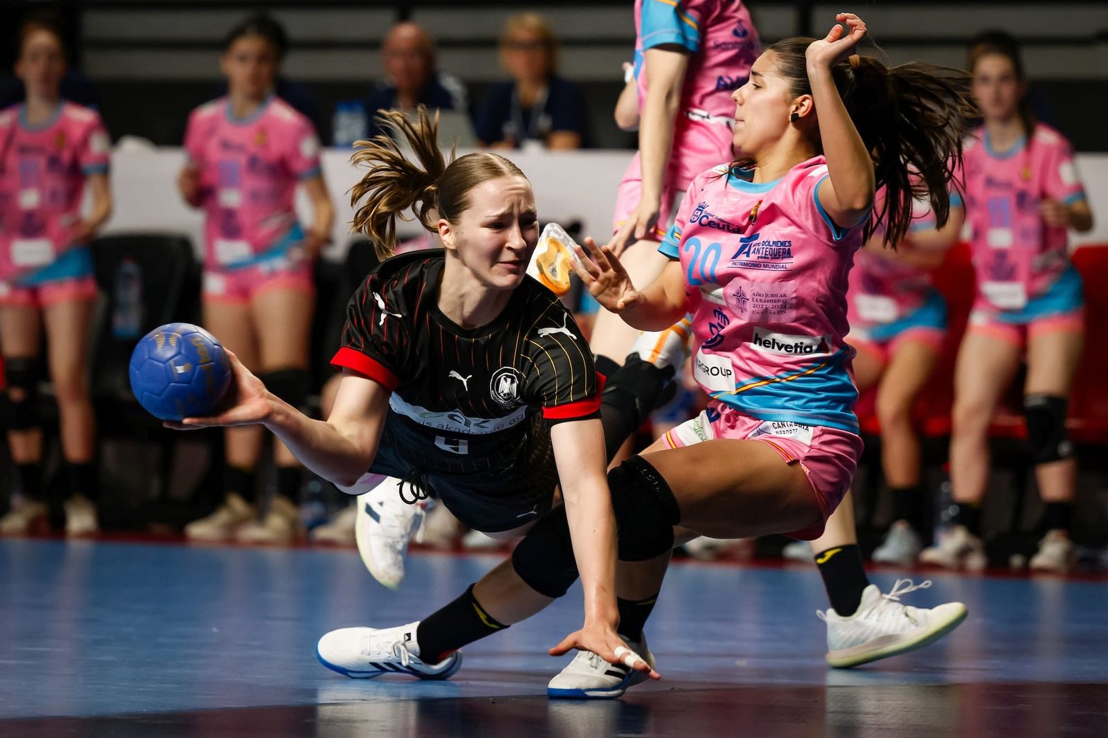 DHB-Team erreicht nach Nervenschlacht die Hauptrunde