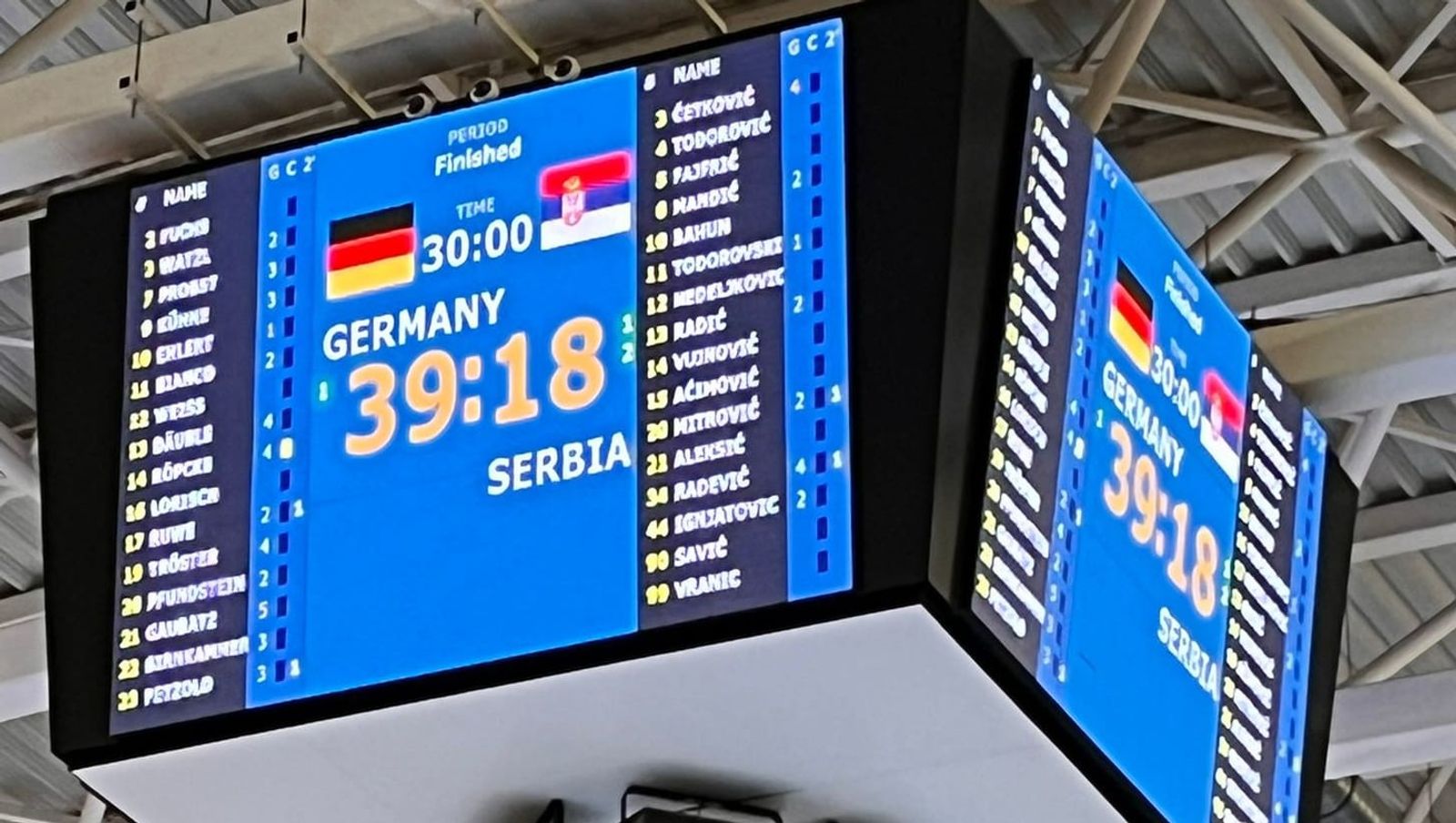 39:18-Kantersieg zum WM-Start