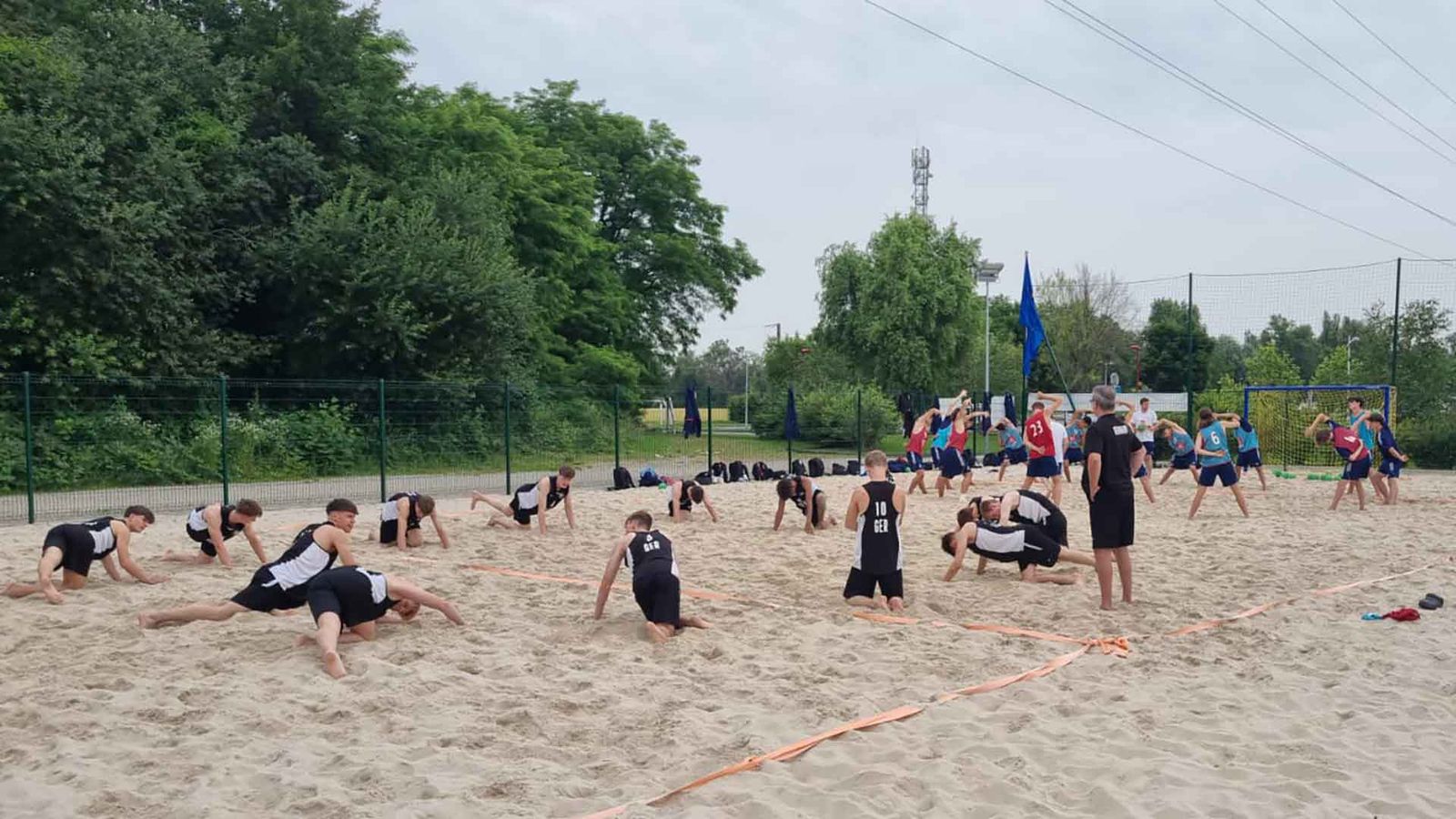 U16-EM: Wiedersehen für die Jungs, Unbekannte für die Mädchen