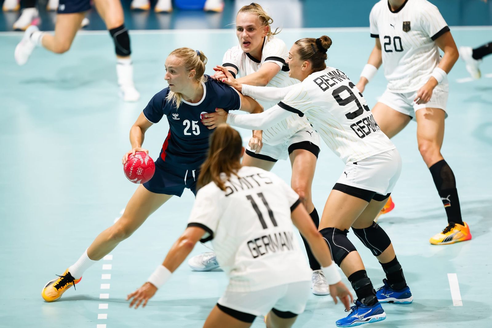 Frauen unterliegen Norwegen