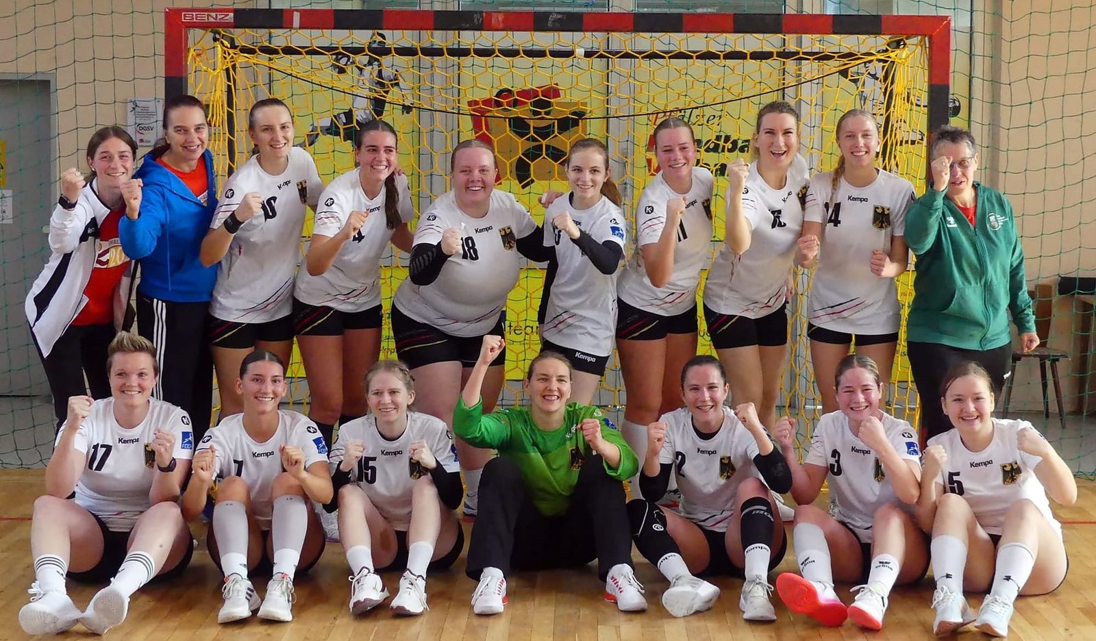 Erster Lehrgang der Deafgirls