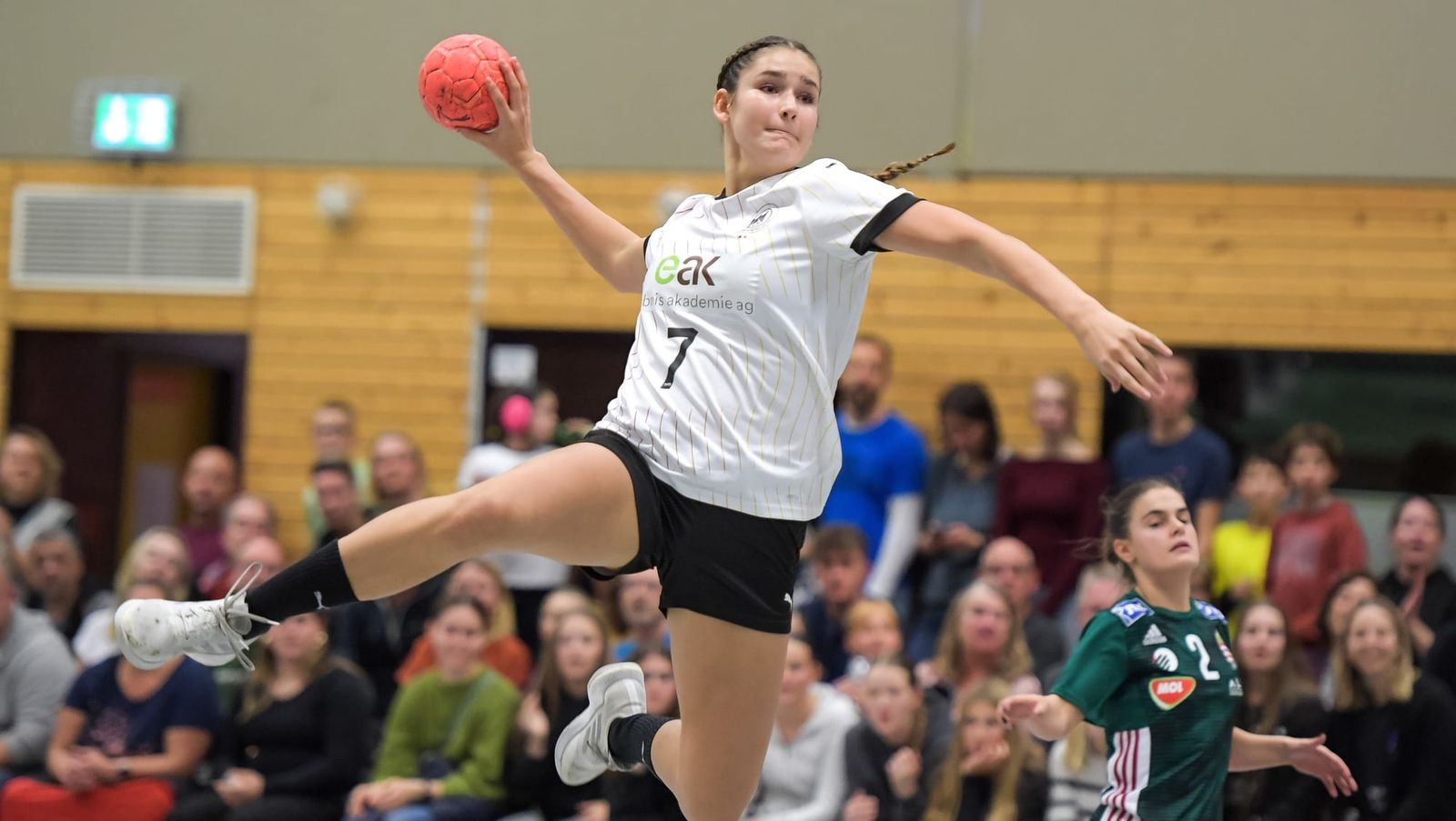 Gala in Hannover: DHB-Mädels schlagen Ungarn deutlich