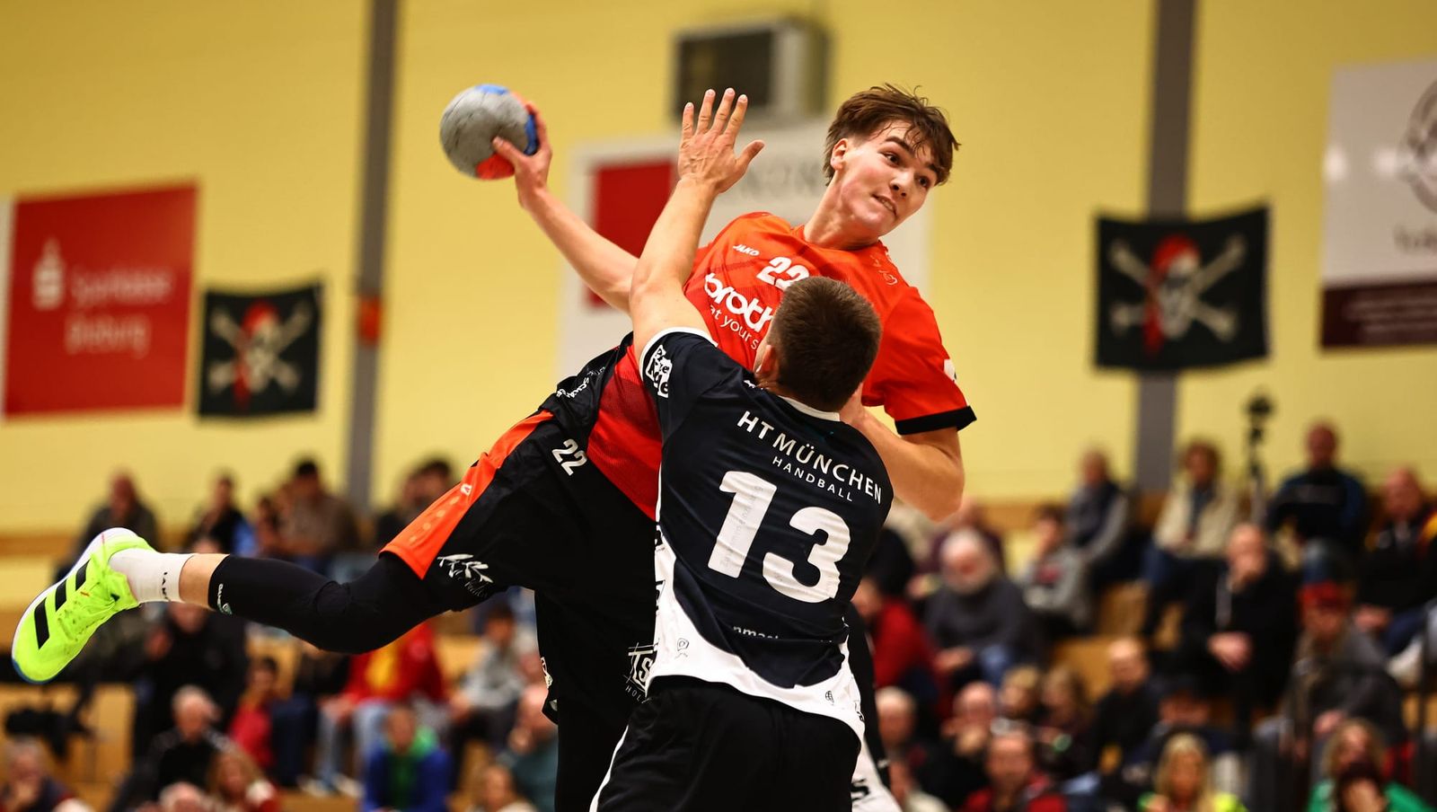 Hamm kämpft im Derby um jeden Ball und gewinnt