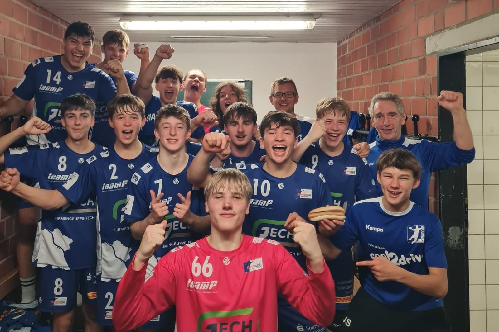 Bonns Ben Kowolik vernagelt gegen Koblenz sein Tor