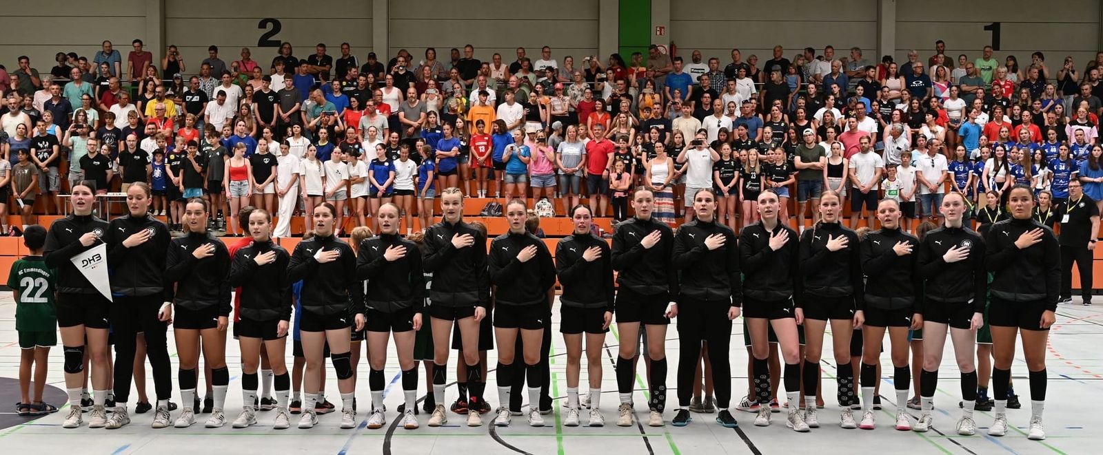 Smits lädt U17w nach Naumburg