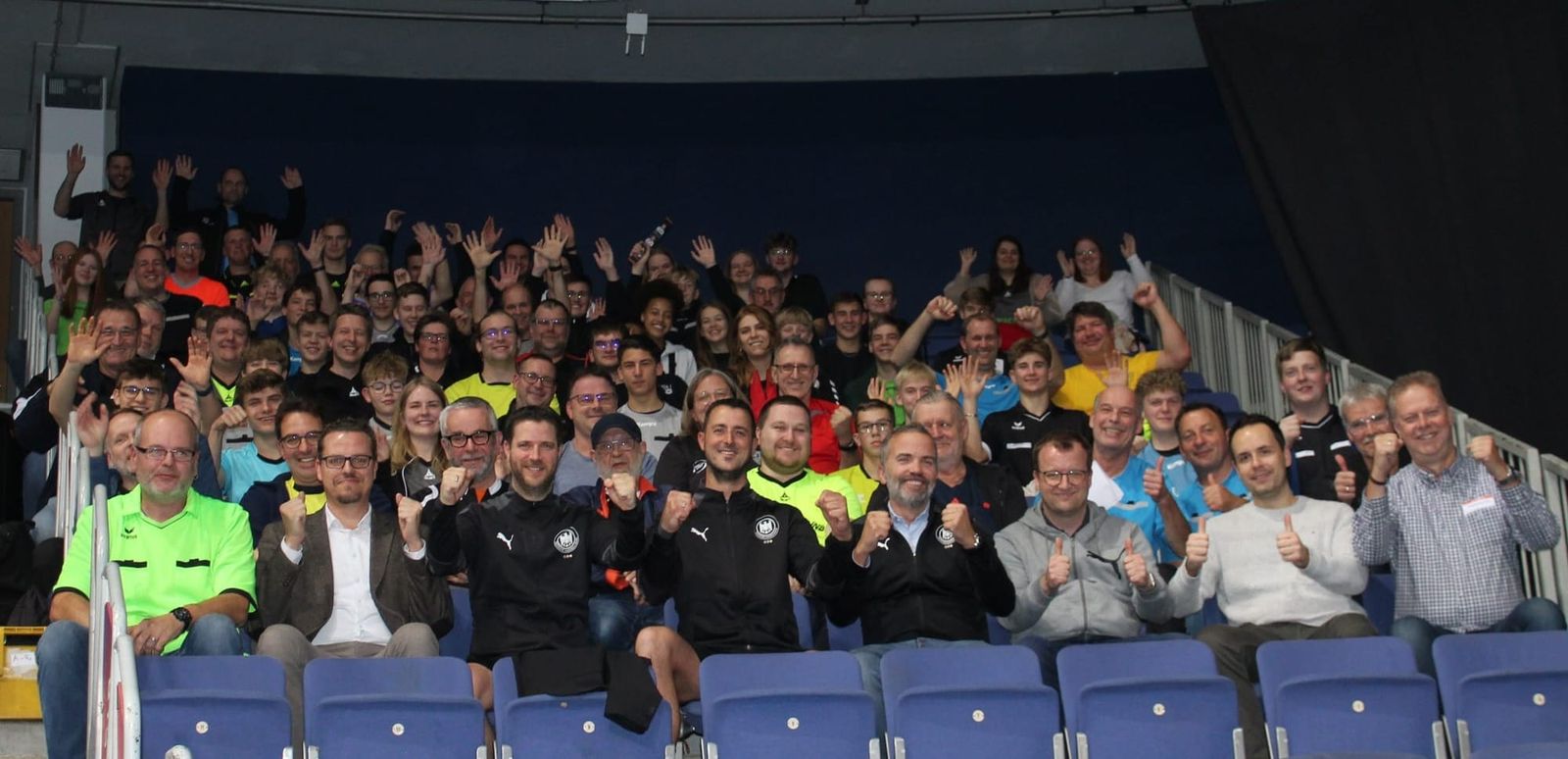 „Basis trifft Spitze“ mit 200 HVNB-Referees erfolgreich durchgeführt