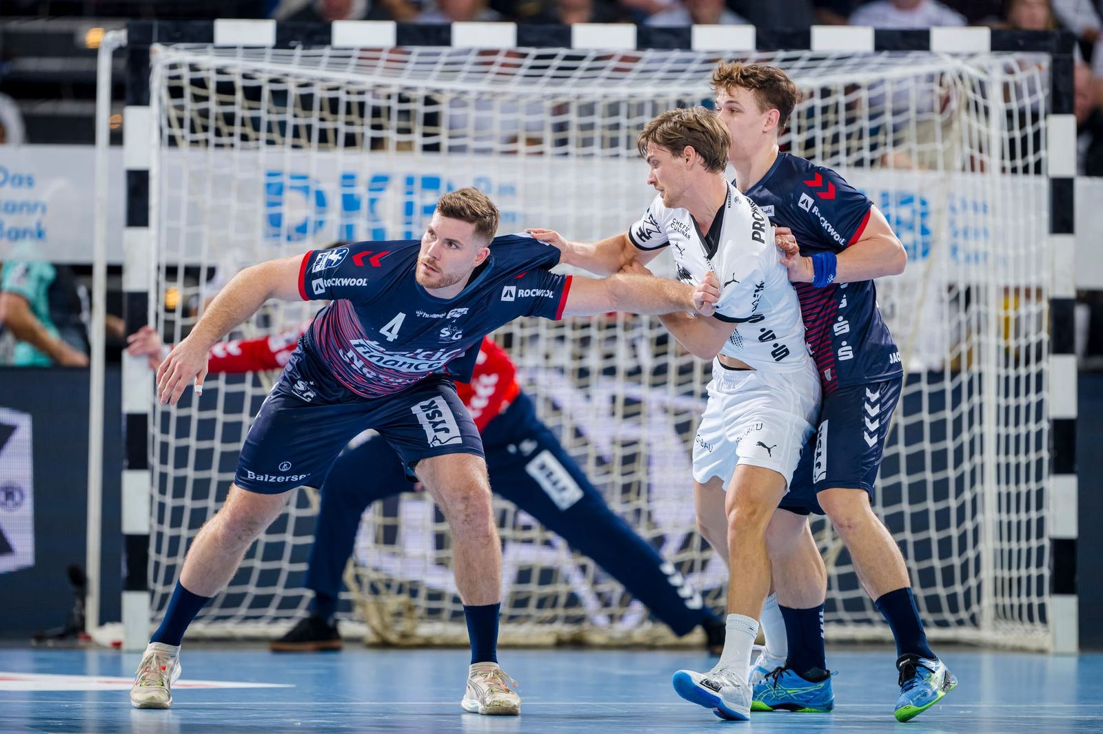 Einseitiges Nordderby: Flensburg zerlegt Kiel - und bleibt oben dran