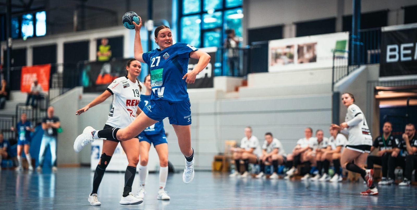 Favoritensiege am achten Spieltag