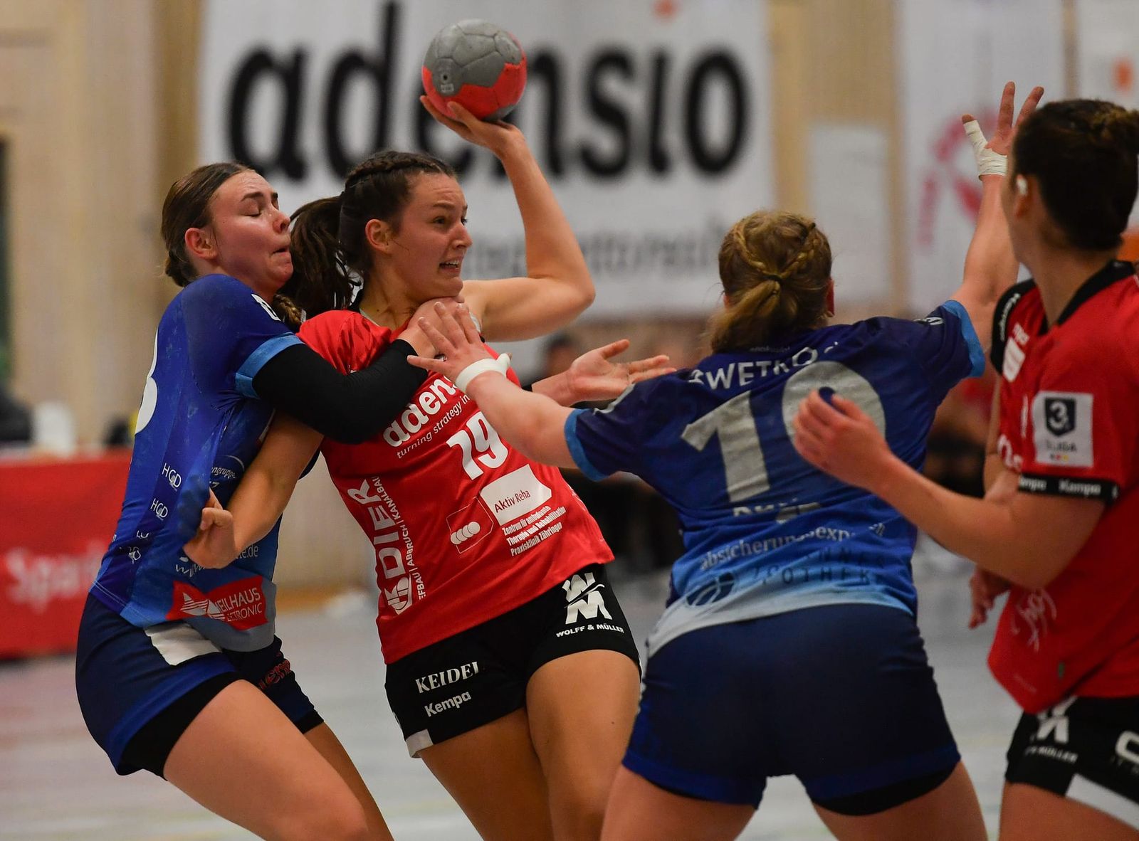 Favoritensiege, Torfestival und Punkteteilung vor der Pause