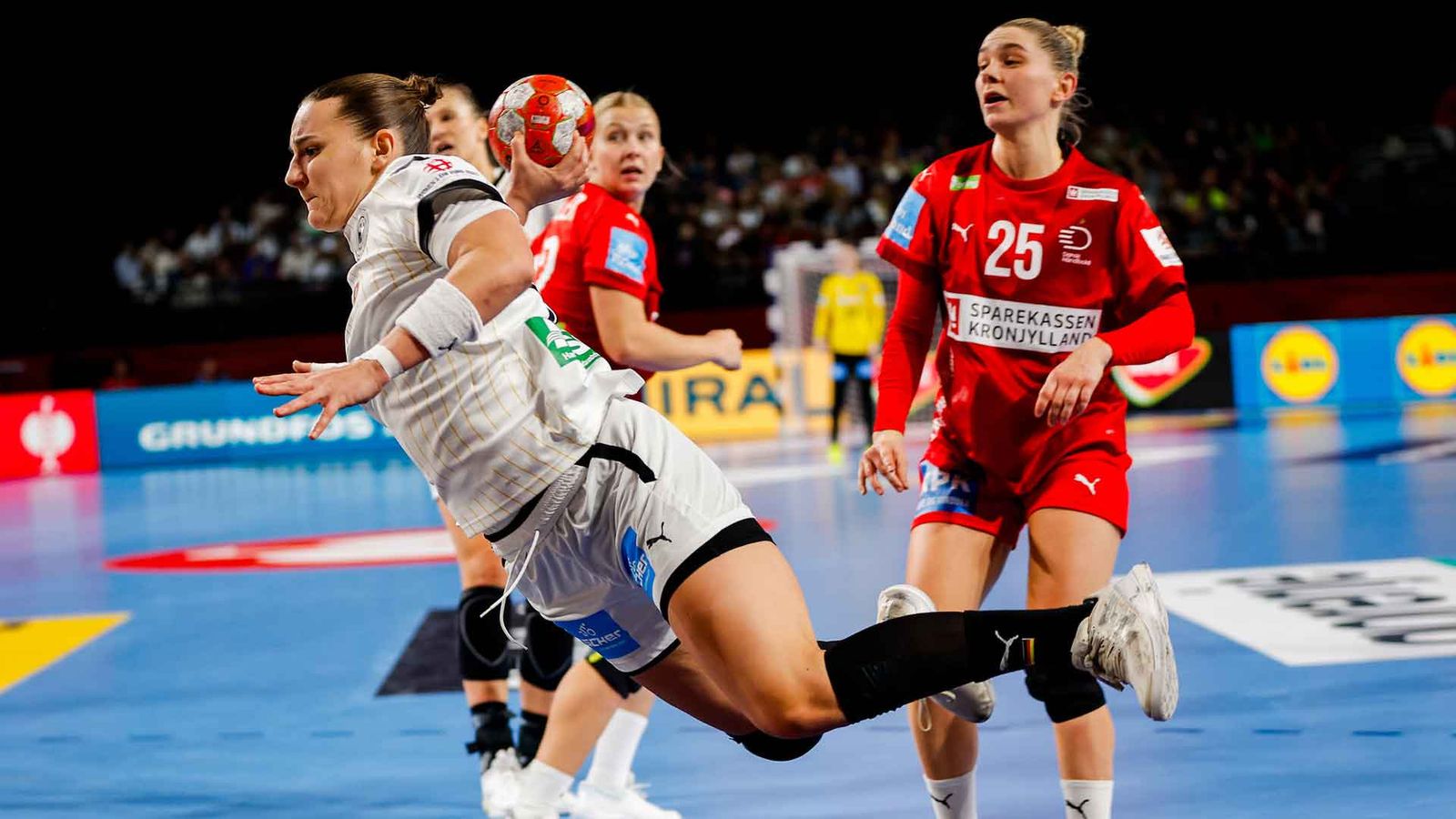 Einbruch gegen Dänemark: DHB-Traum platzt