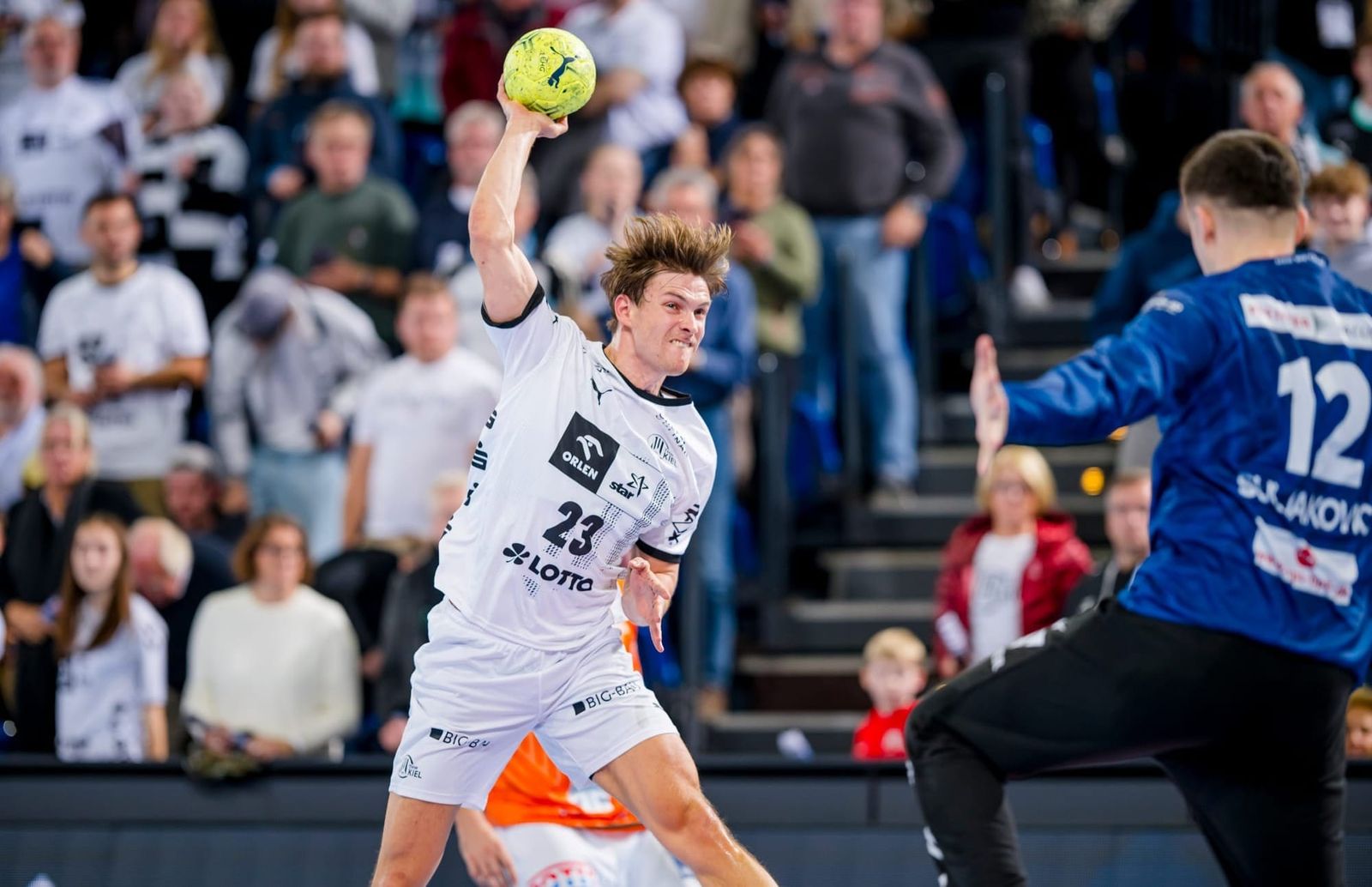 Dyn TV-Tipp: Englische Woche - Kiel trifft auf formstarke Hannoveraner