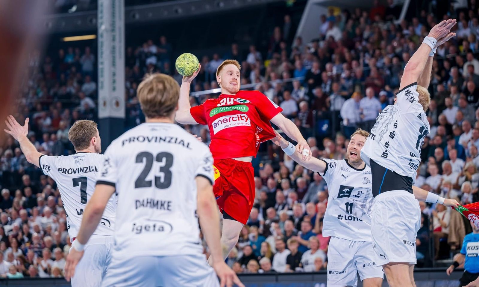 Wolff lässt Hannover verzweifeln - MT baut Tabellenführung aus