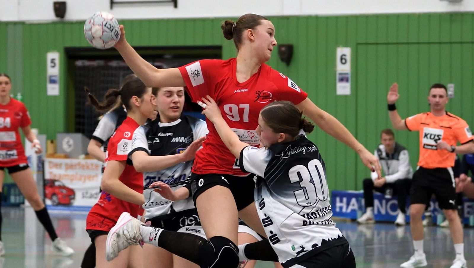 B-Jugendliche Jule Jördens überragt bei TVHB-Heimsieg