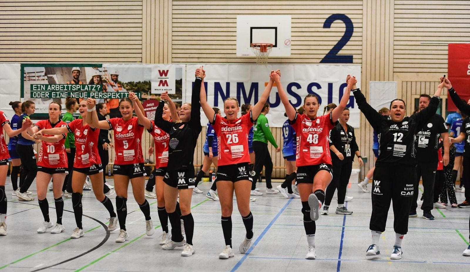 Freiburg hält die Verfolger auf Distanz - Friesenheim schockt die SG SB