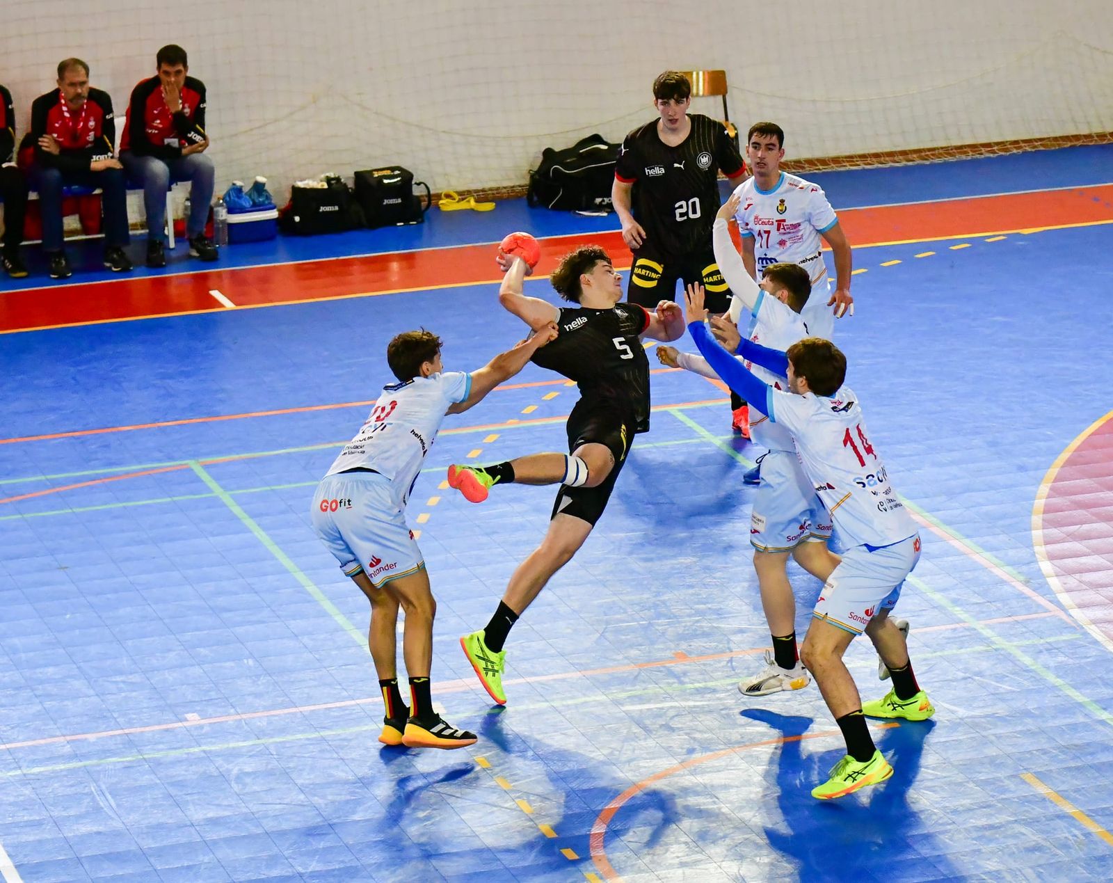 Mit dem Schlusspfiff: U21 trotzt Europameister Remis ab