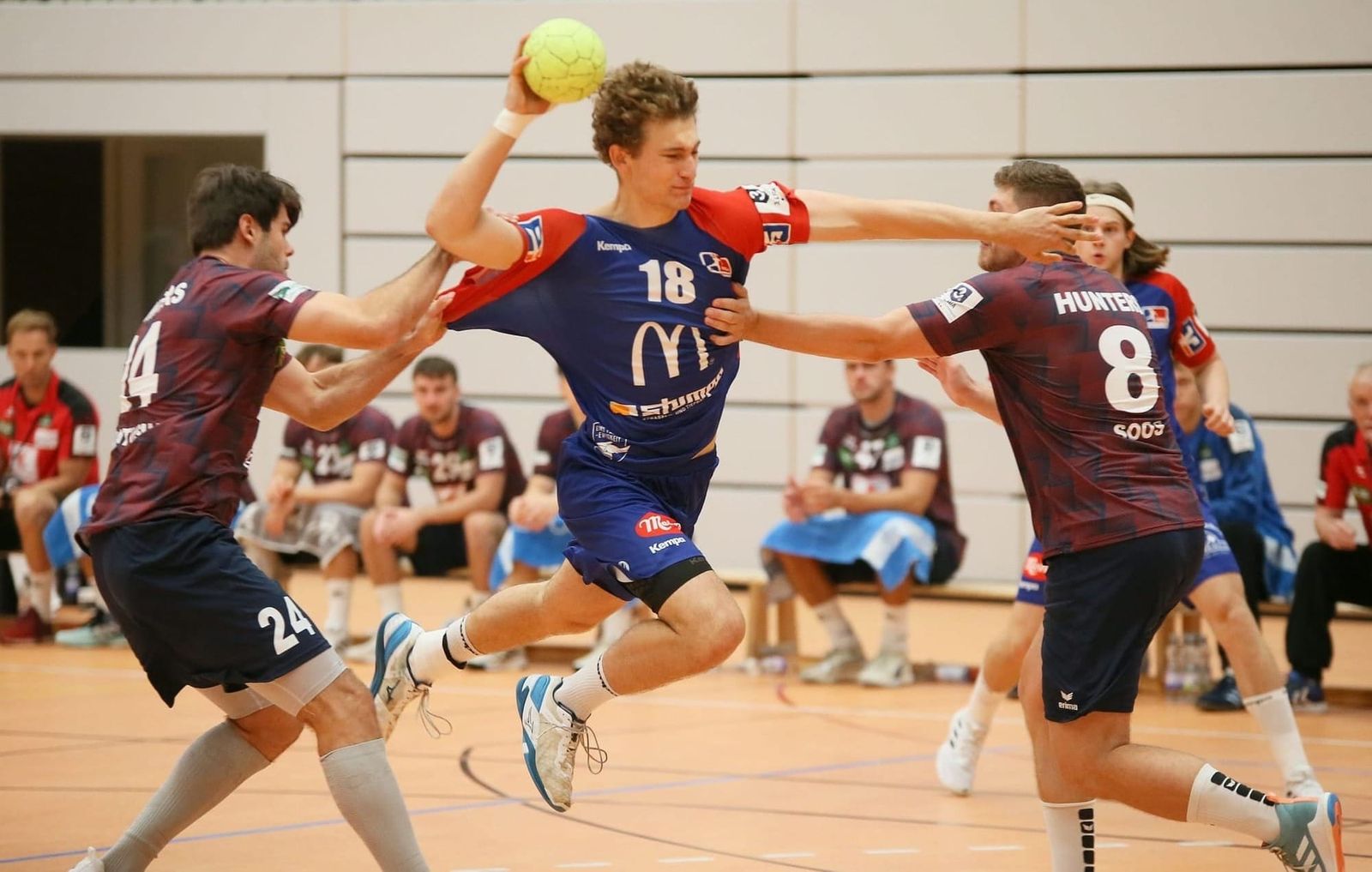 3. Liga LIVE: Spitzenspiel um Platz 2 zwischen Würzburg und Balingen