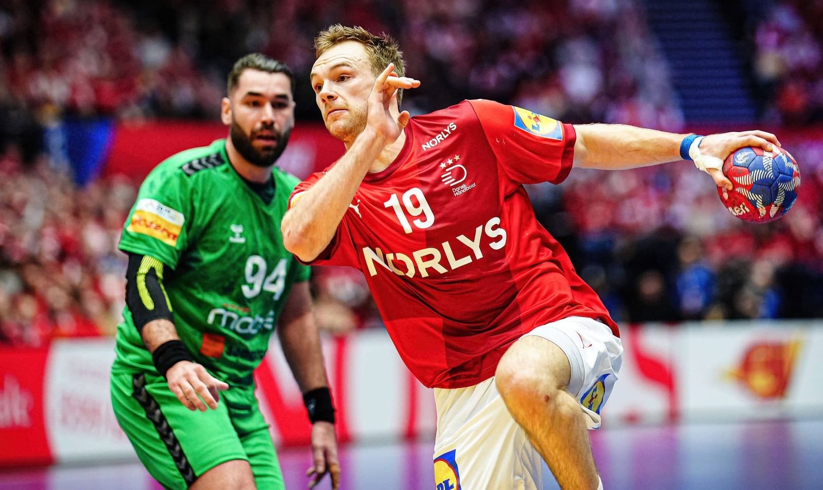 Dänemark und Frankreich starten mit klaren Siegen